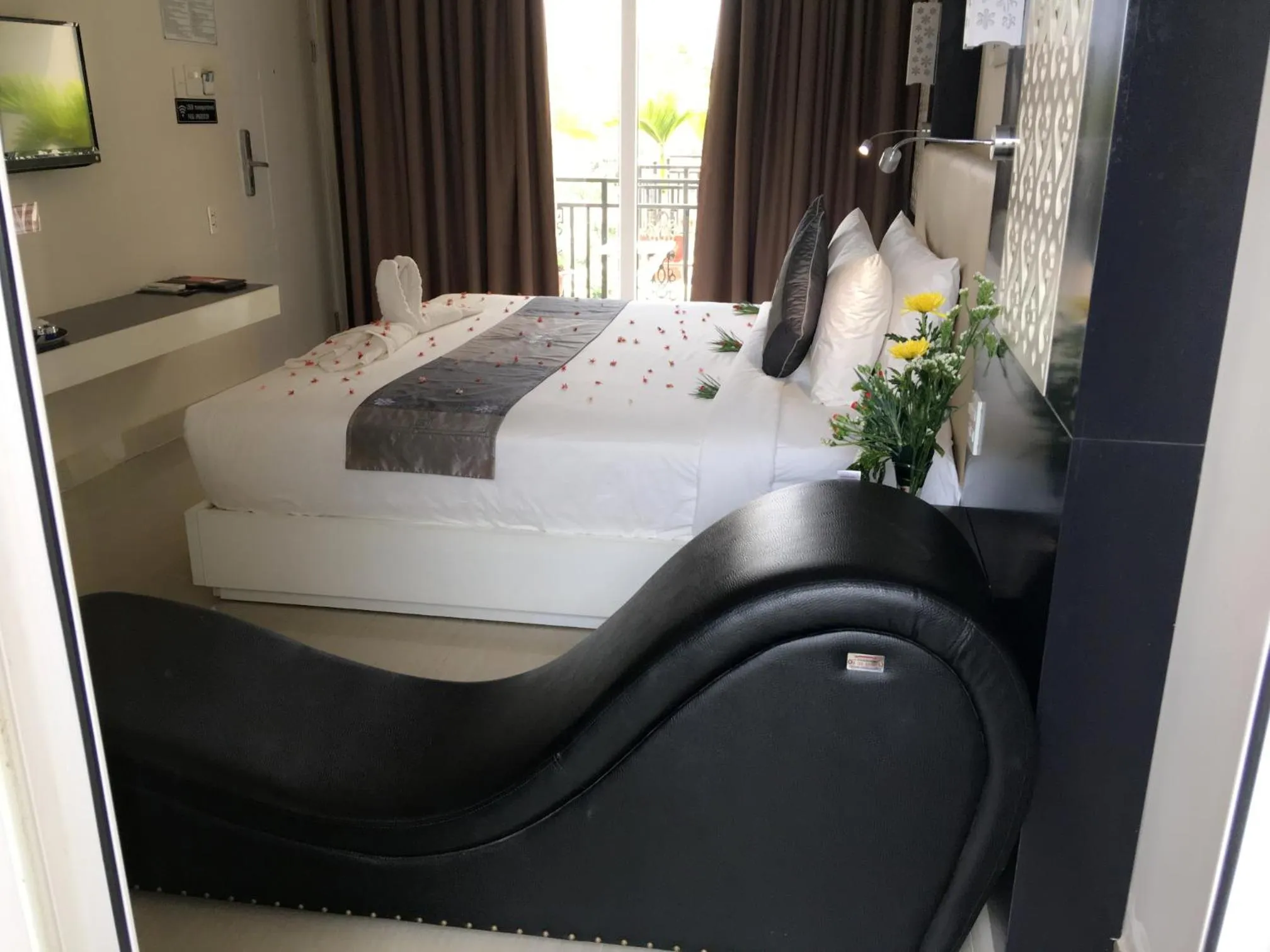 Breakfast, Bed in Muine Sports Hotel