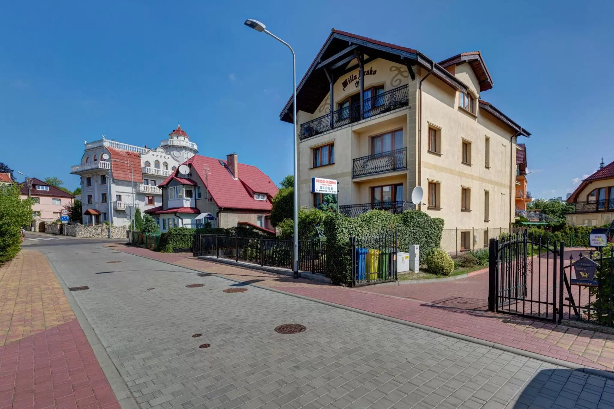 Property building in Willa Drako