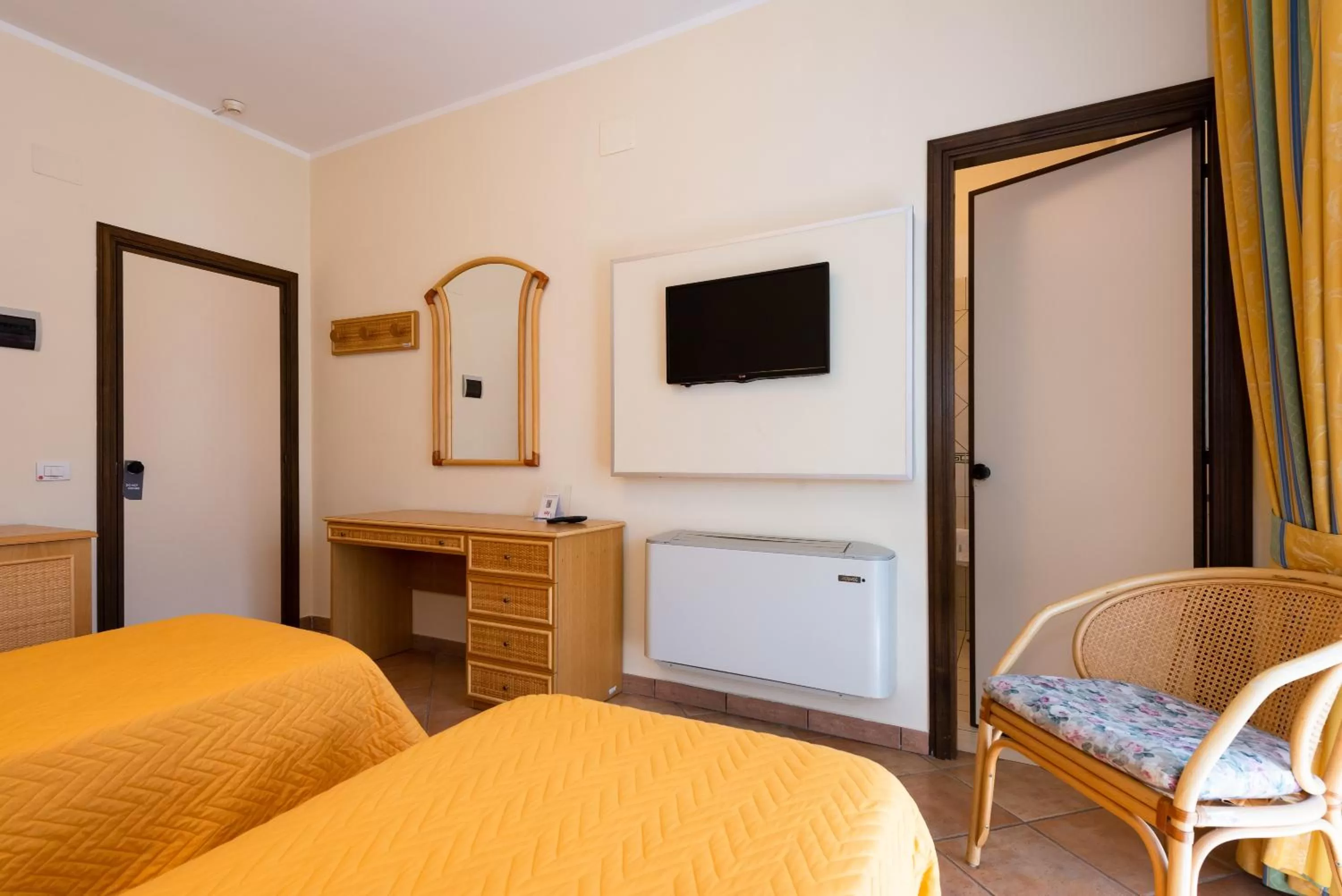 Photo of the whole room, Bed in Hotel Il Ceppo