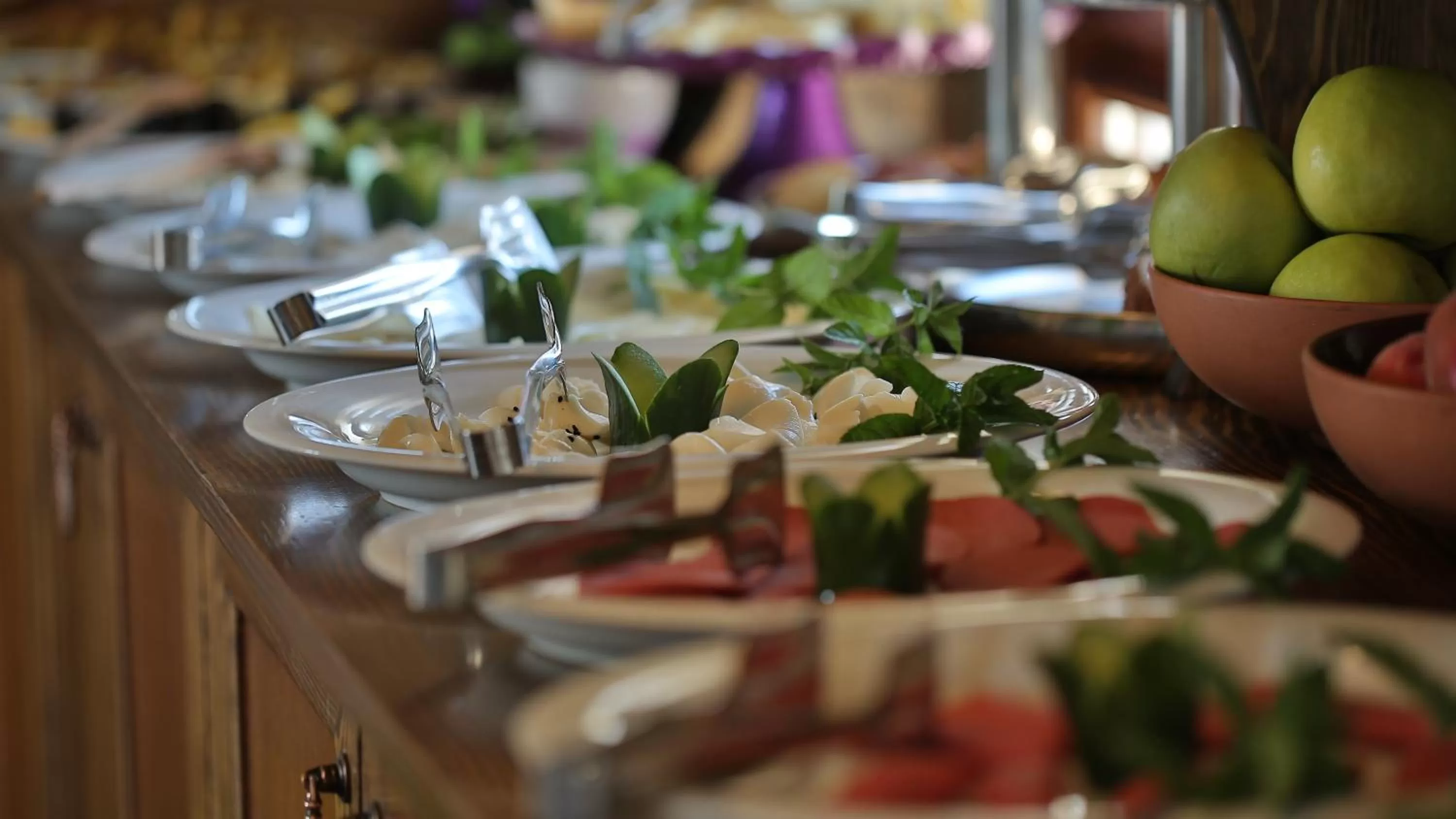 Restaurant/places to eat in Maccan Cave Hotel