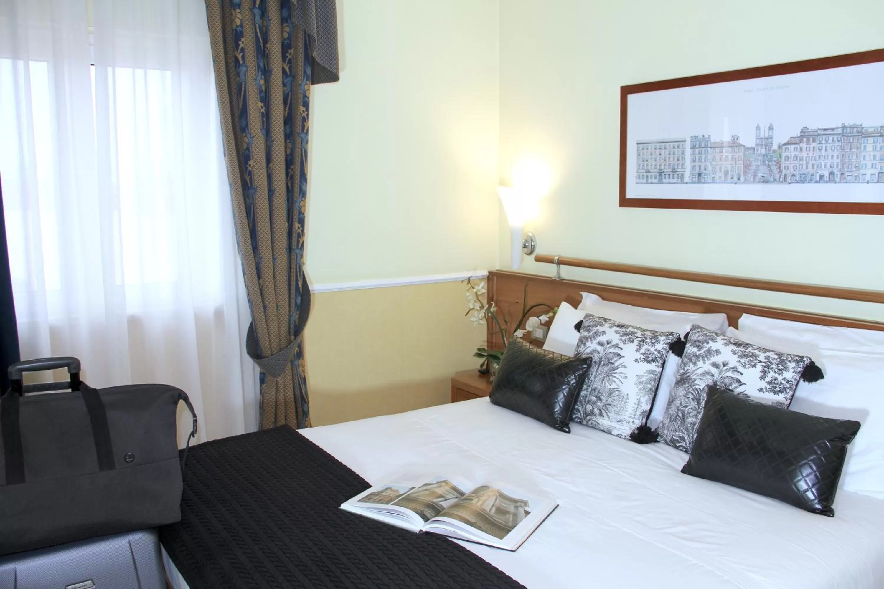 Decorative detail, Bed in Hotel Windrose