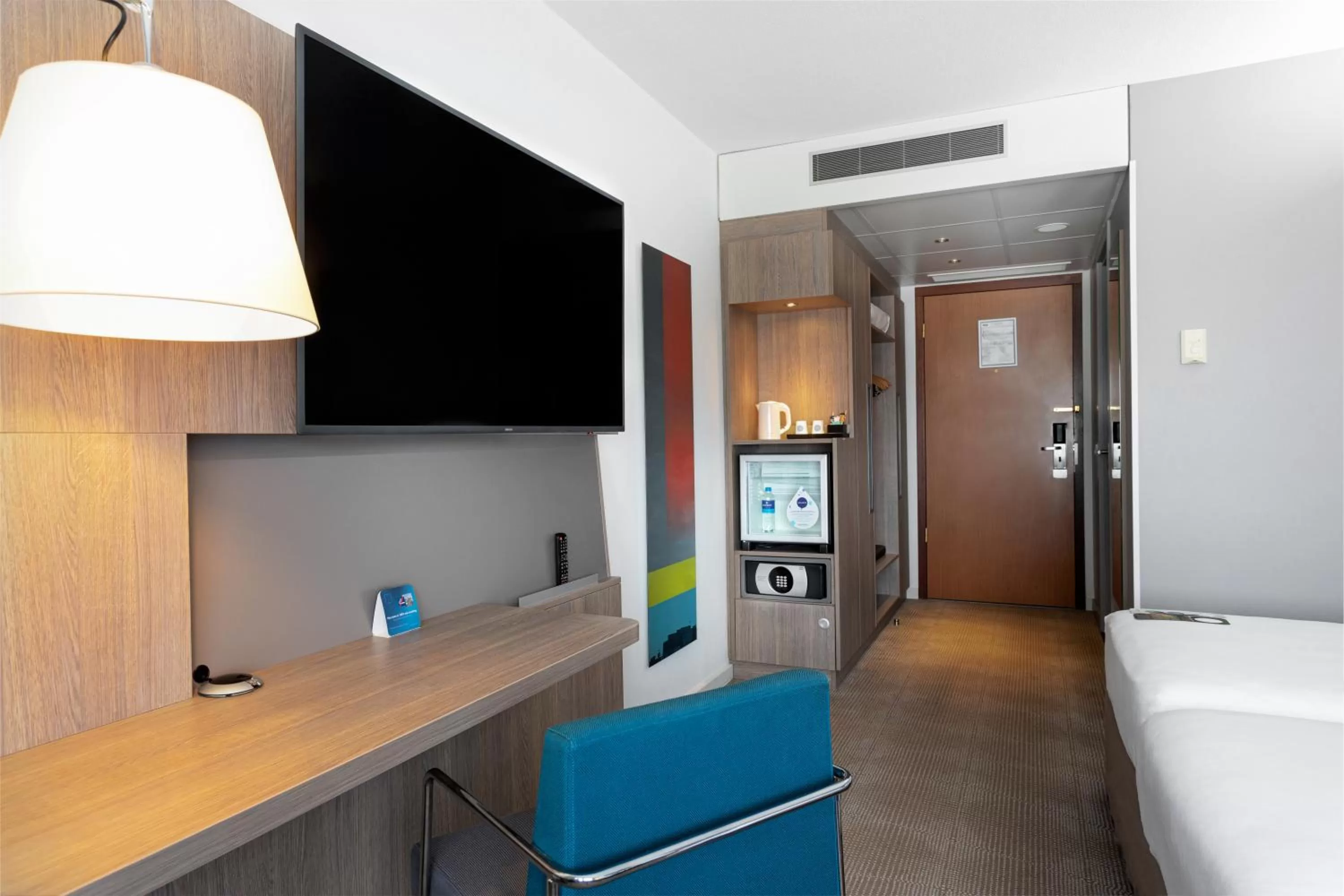 TV and multimedia, Bed in Novotel Den Haag World Forum