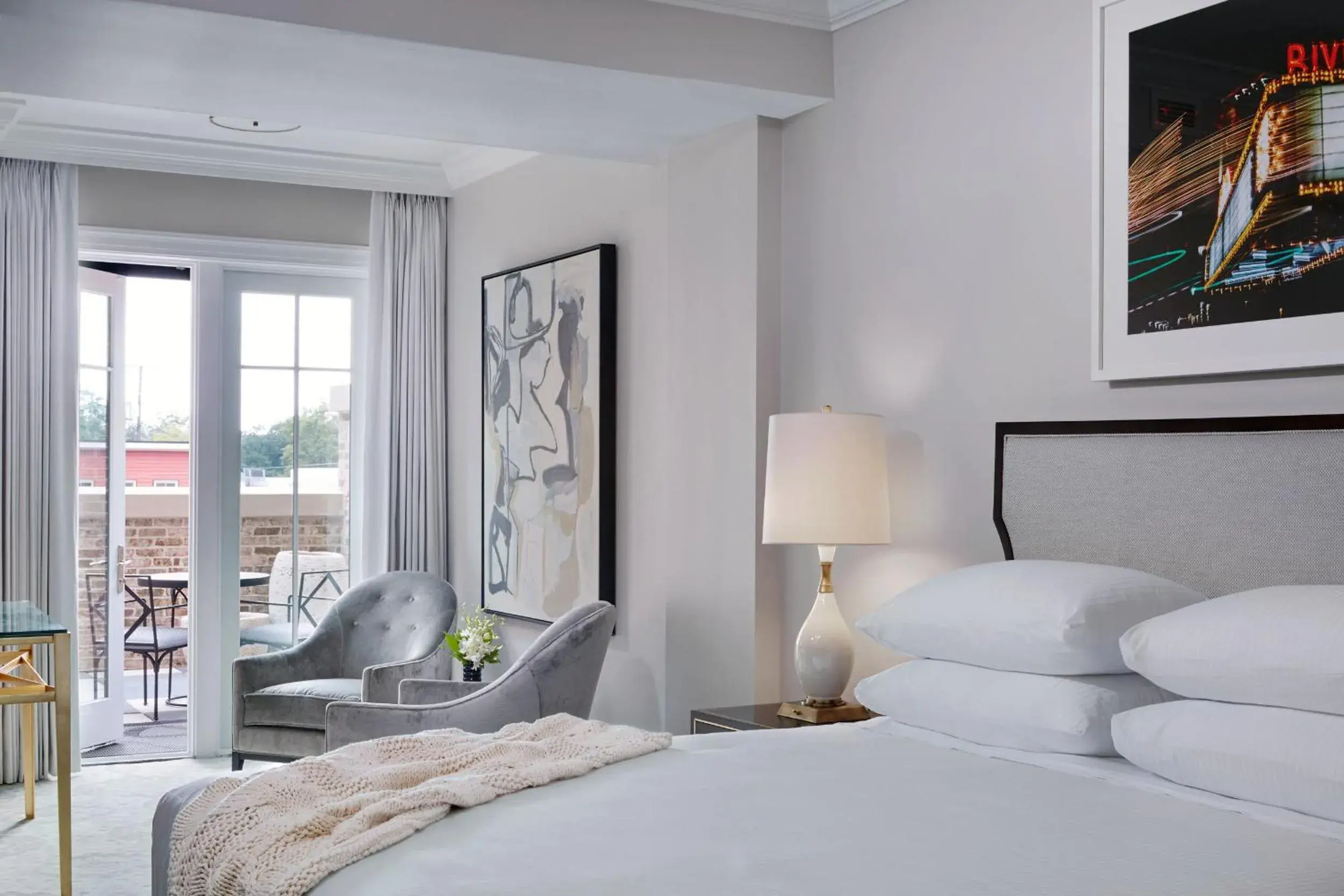 Deluxe King Room with Courtyard in The Spectator Hotel Deluxe King Room with Courtyard in The Spectator Hotel