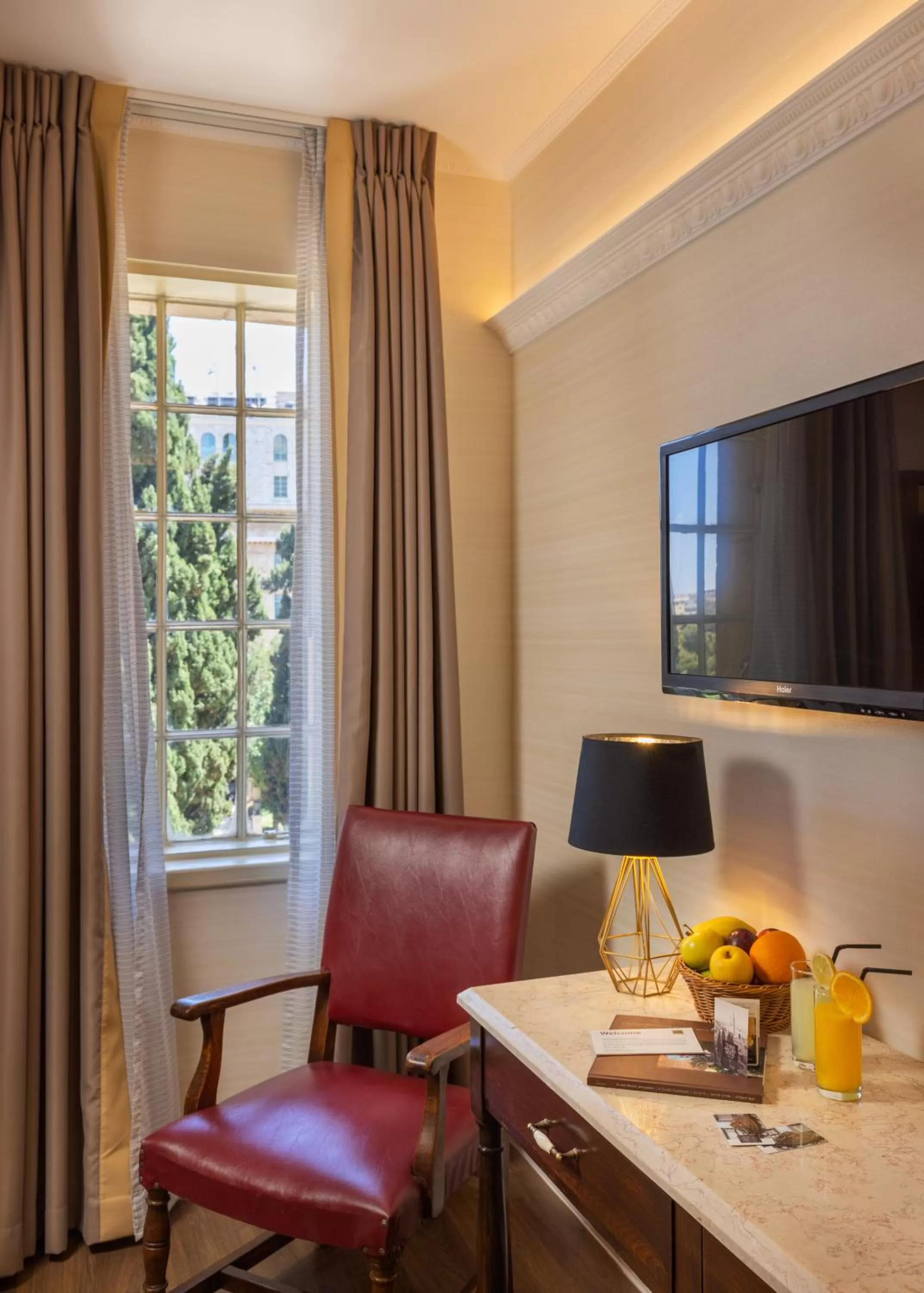 TV and multimedia in YMCA Three Arches Hotel