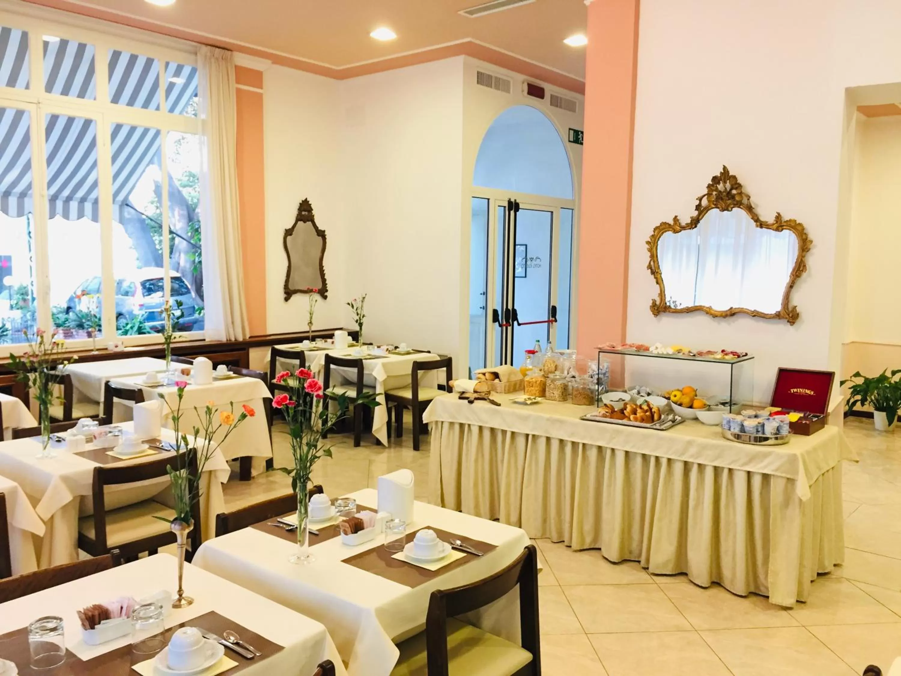 Buffet breakfast in Hotel Eletto