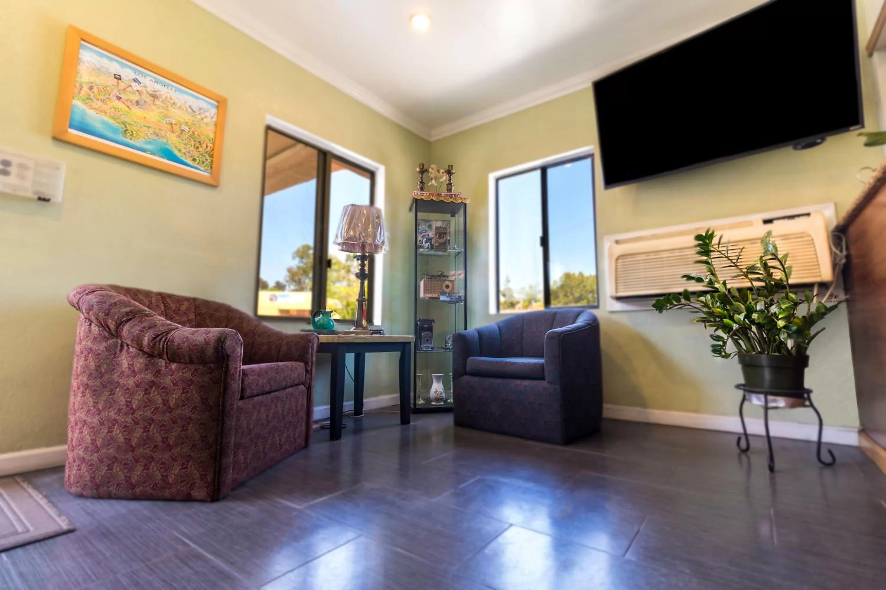 Lobby or reception in Lincoln Park Motel