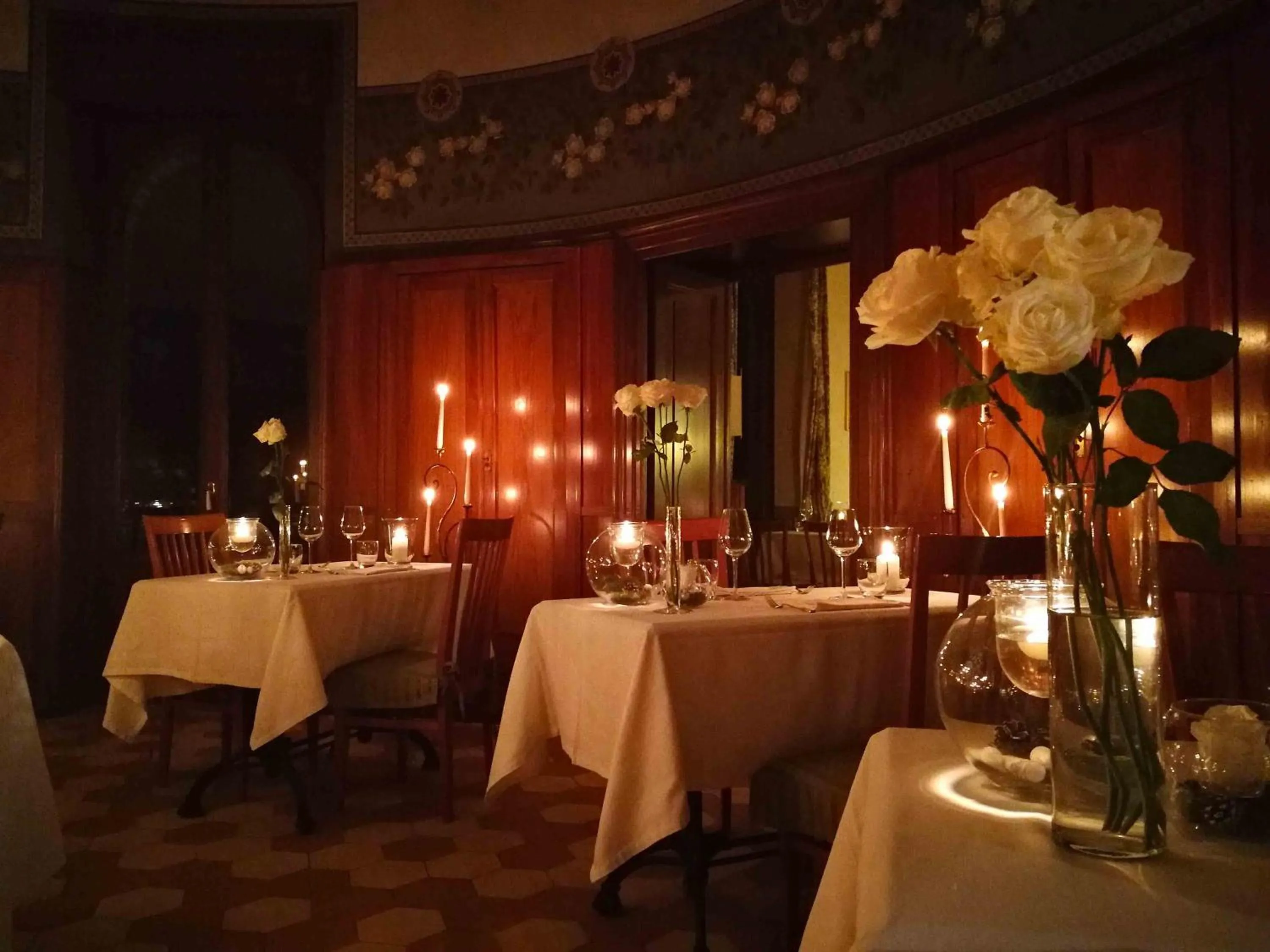 Restaurant/places to eat in Al Borducan Boutique Hotel