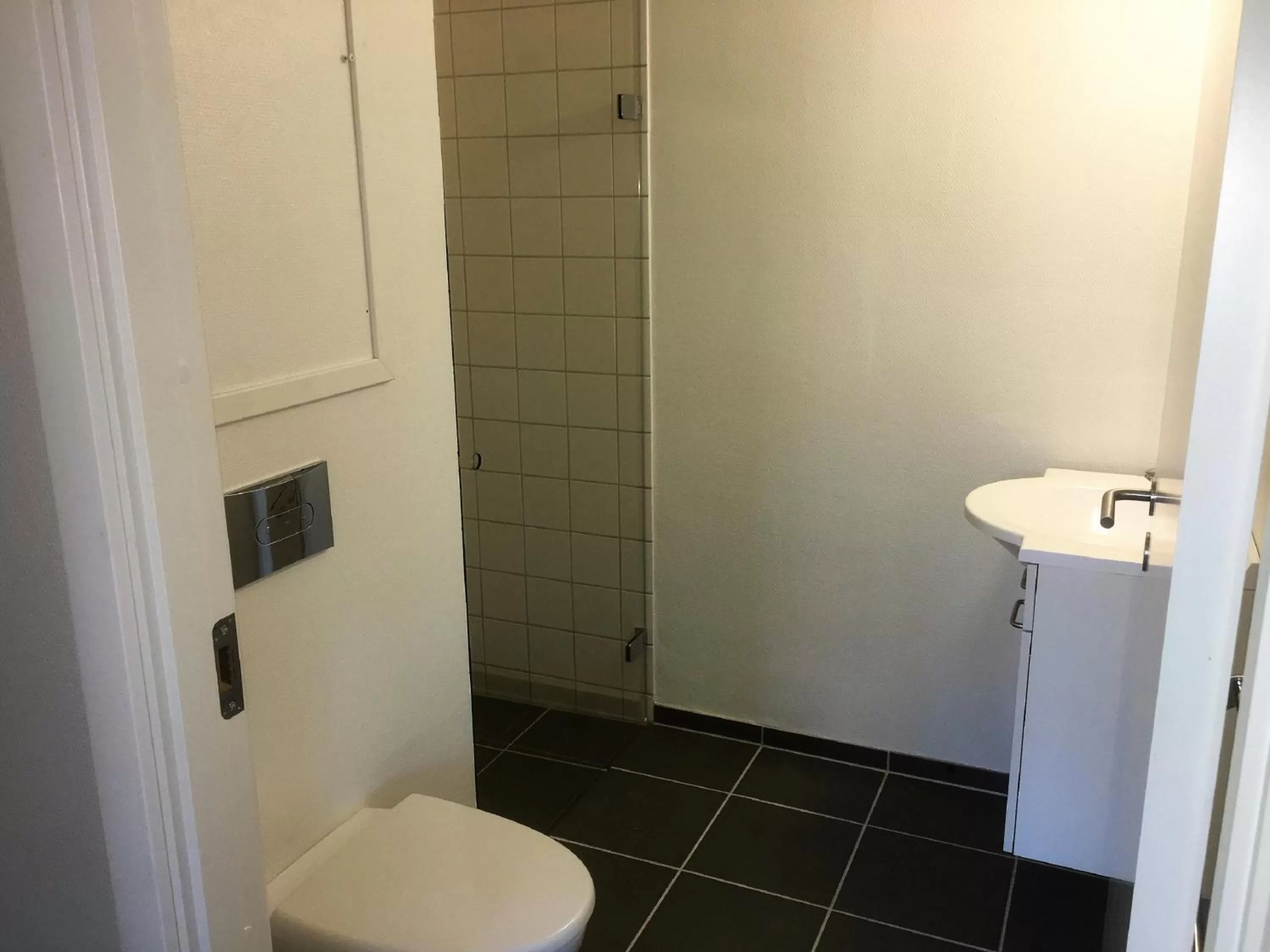 Toilet, Bathroom in Hotel Residens Møen