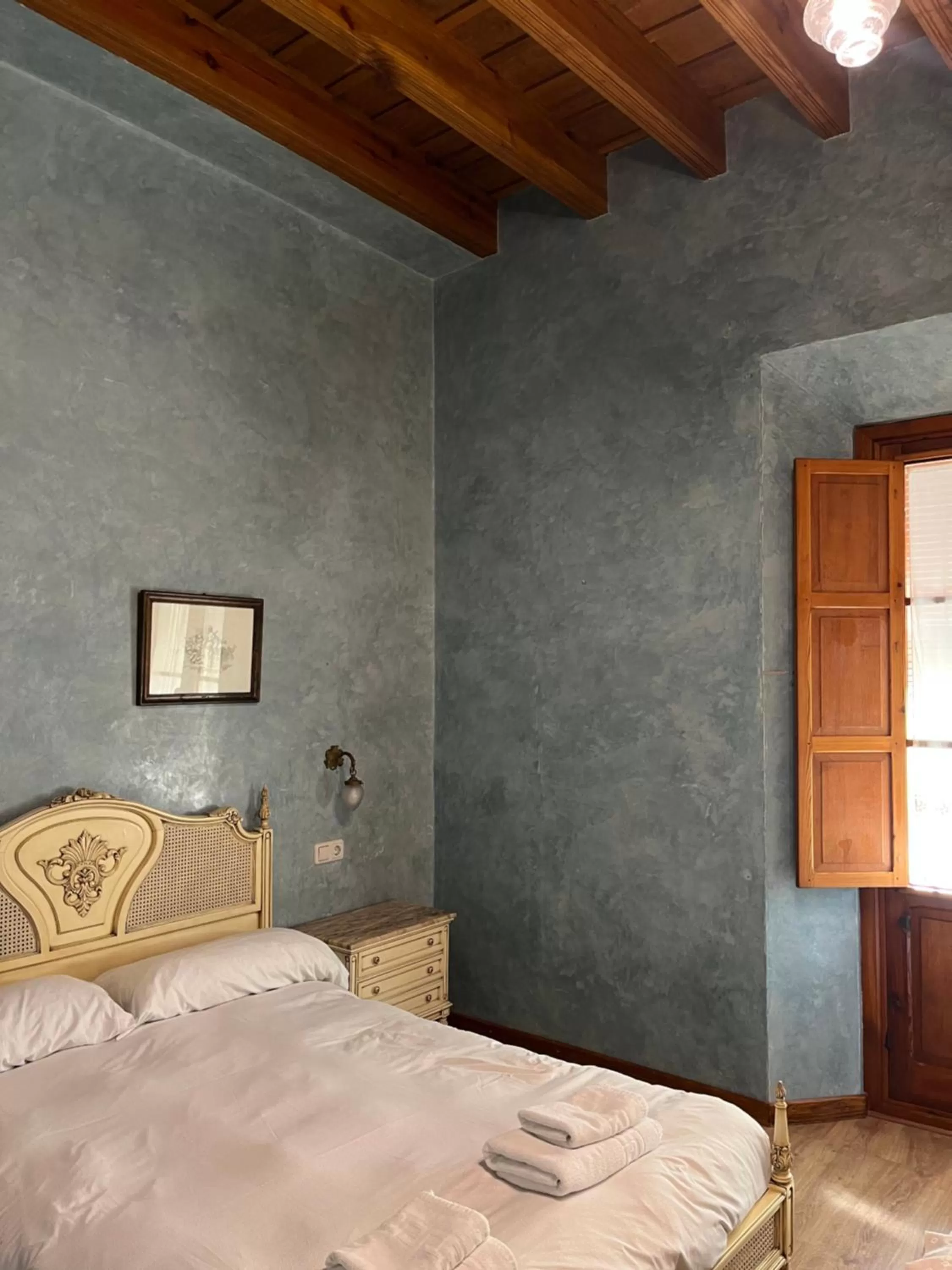 Standard Twin Room with Sofa in One&lux Casa Maravillas Rooms