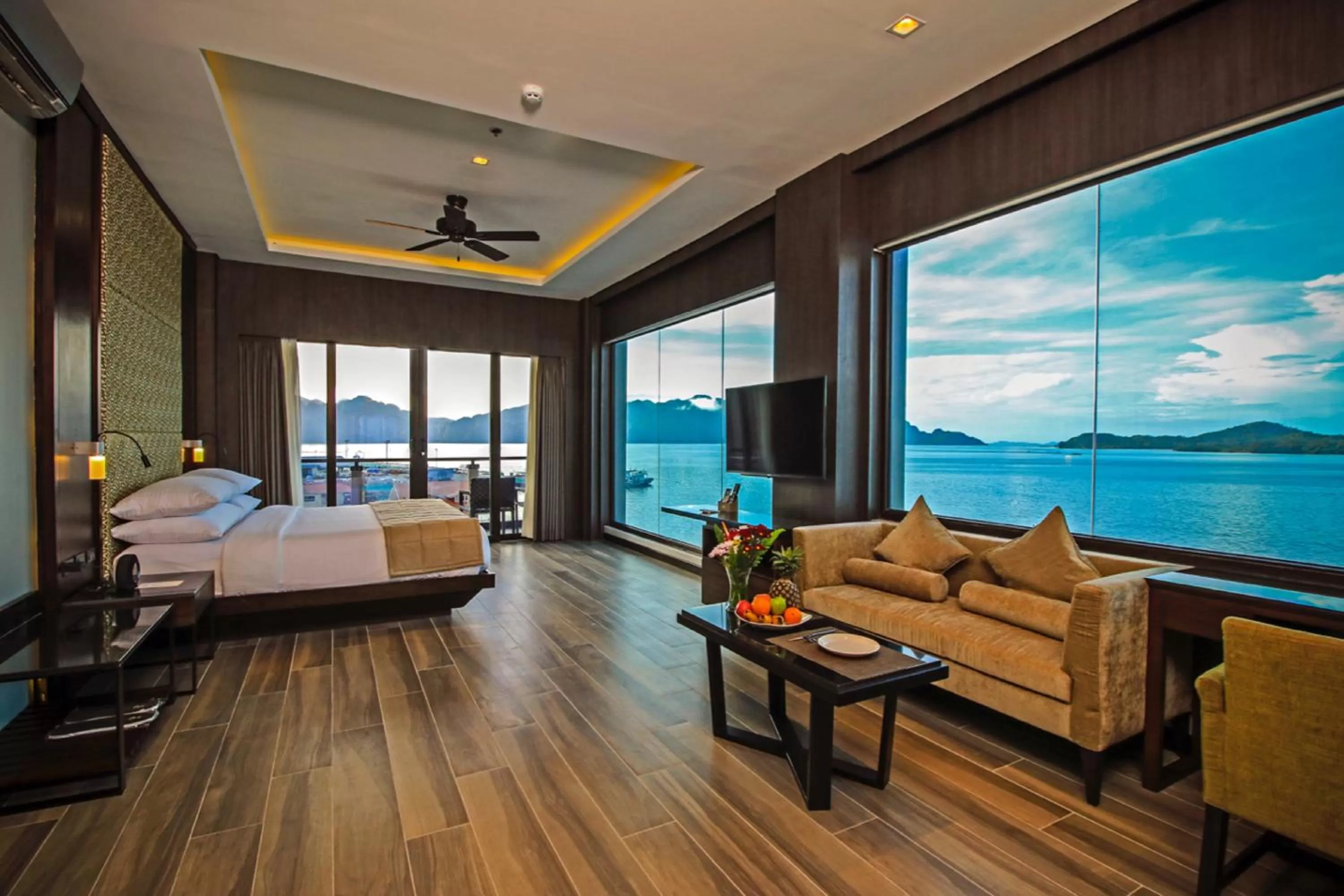 Bedroom, Bed in Two Seasons Coron Bayside Hotel
