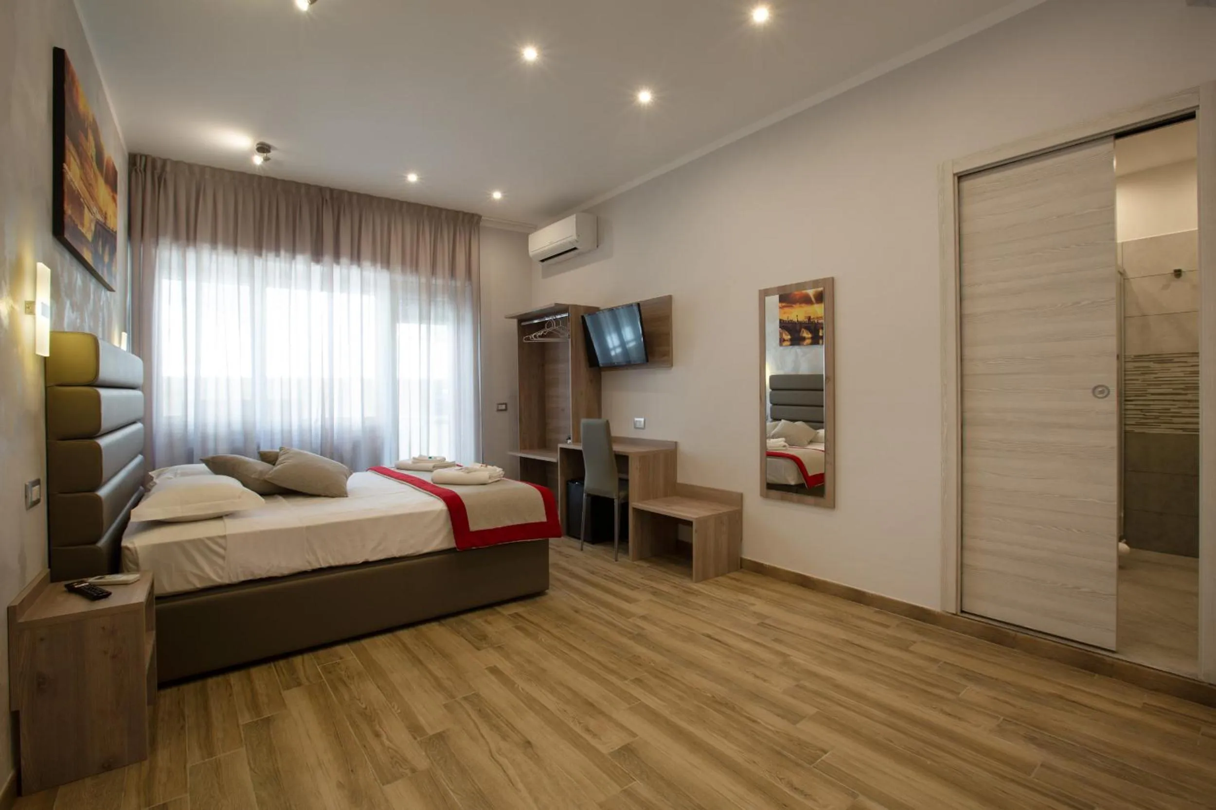 Photo of the whole room, Bed in Vatican City Relais