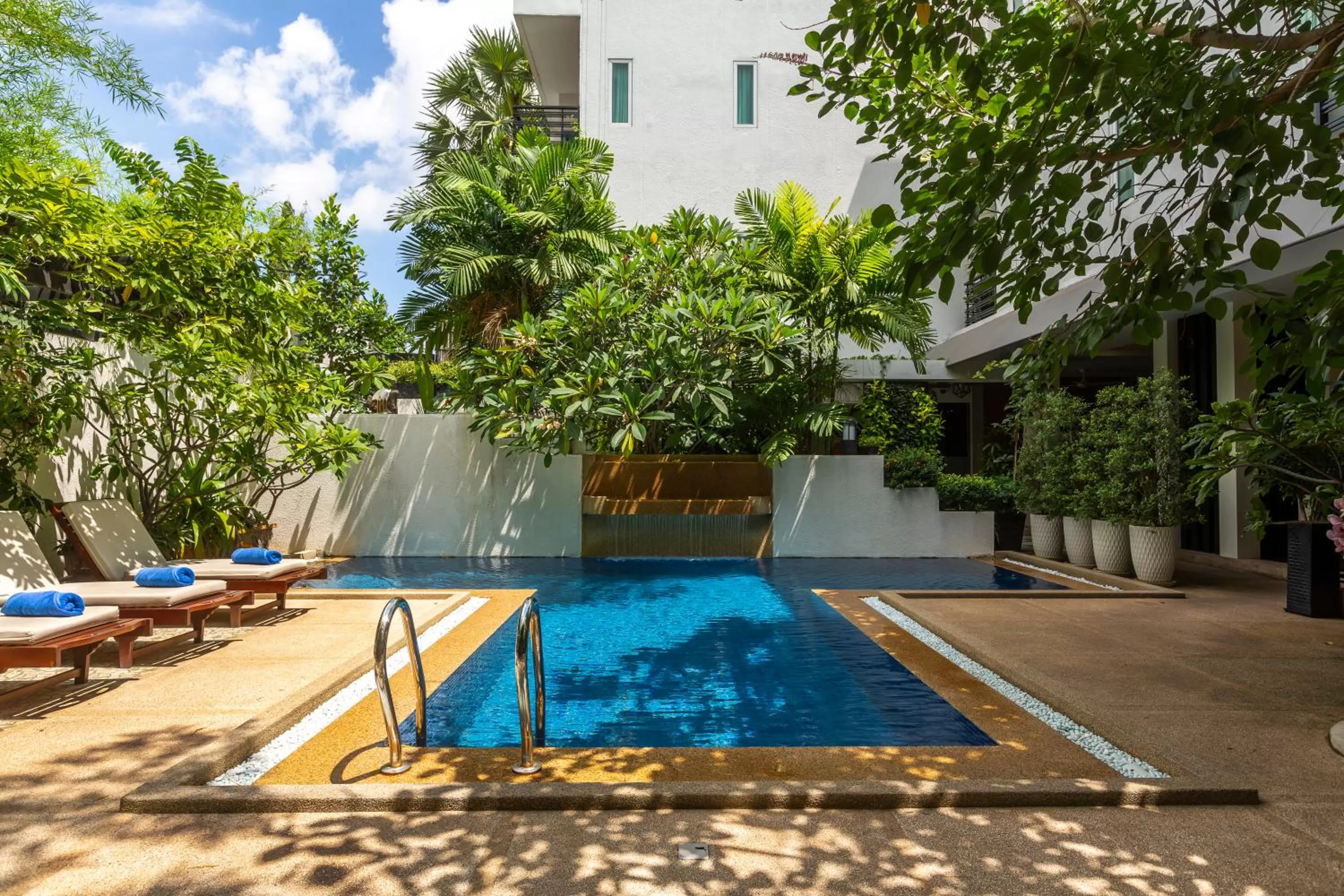 Swimming Pool in Sovanna Hotel