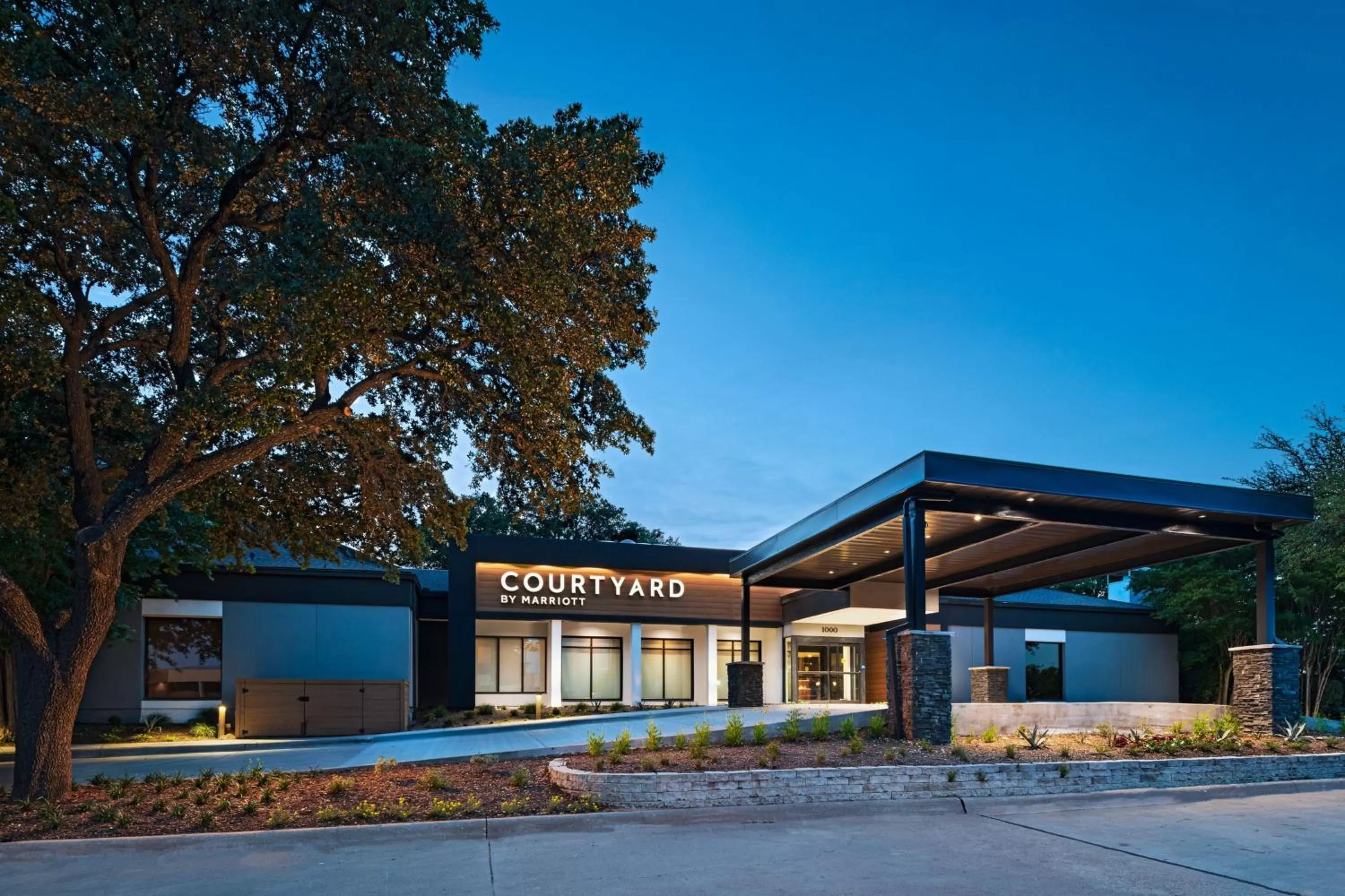 Property building in Courtyard by Marriott Dallas Richardson at Spring Valley