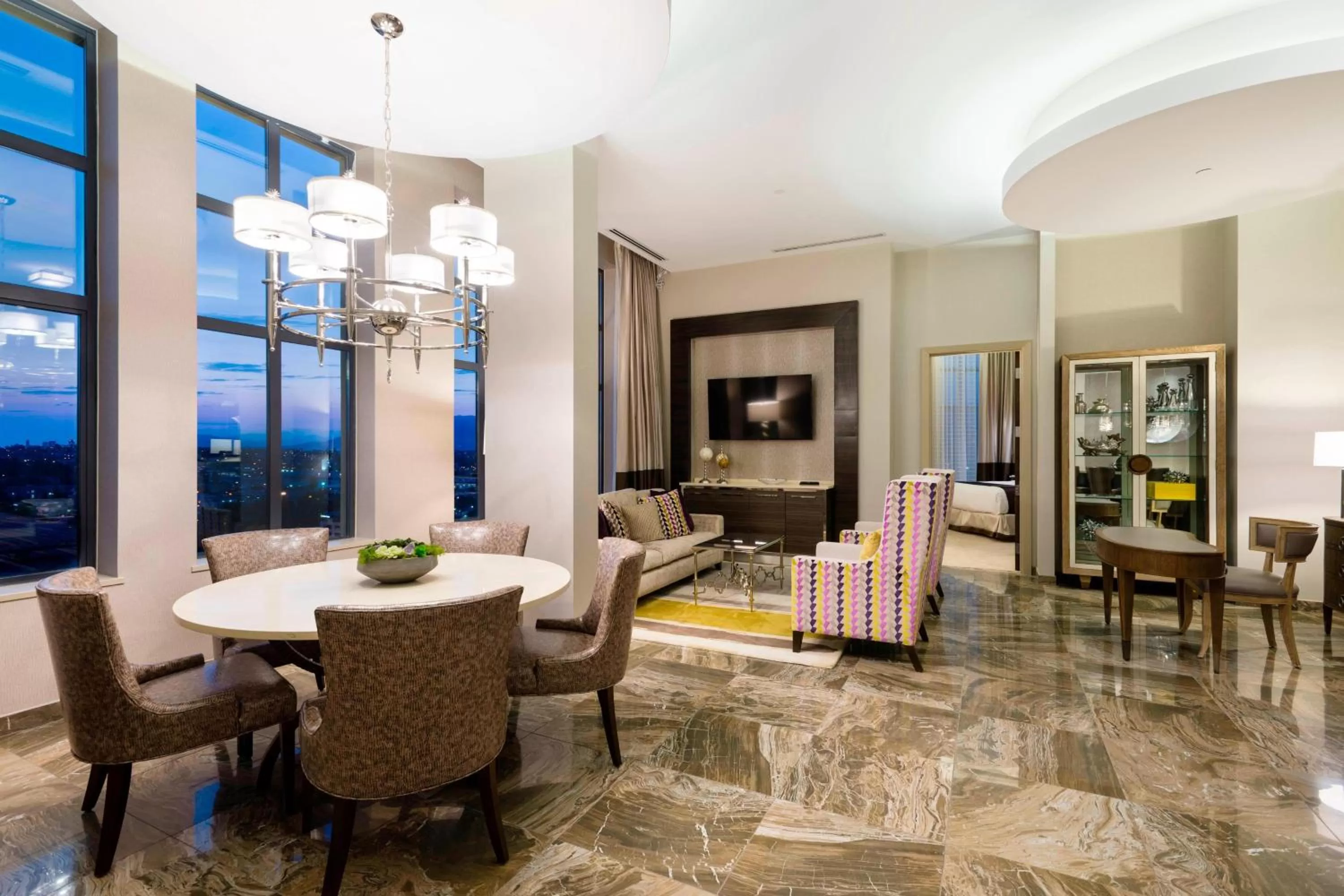 Bedroom in Delta Hotels by Marriott Burnaby Conference Centre