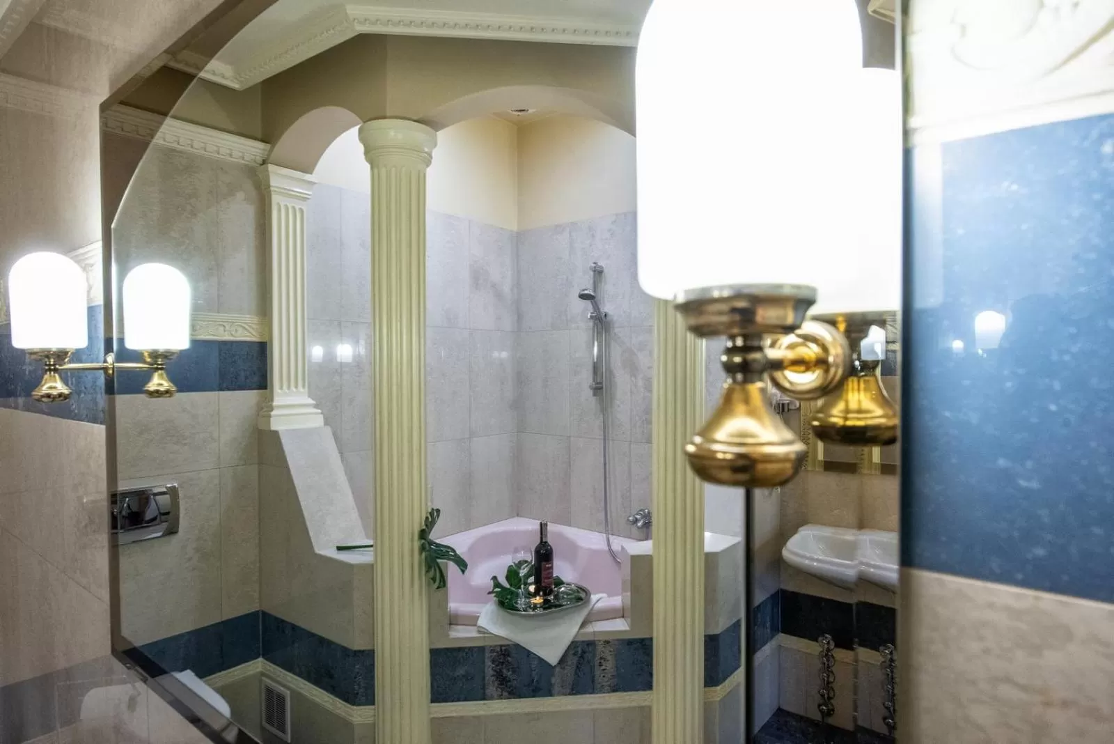 Bathroom in Hotel Royal