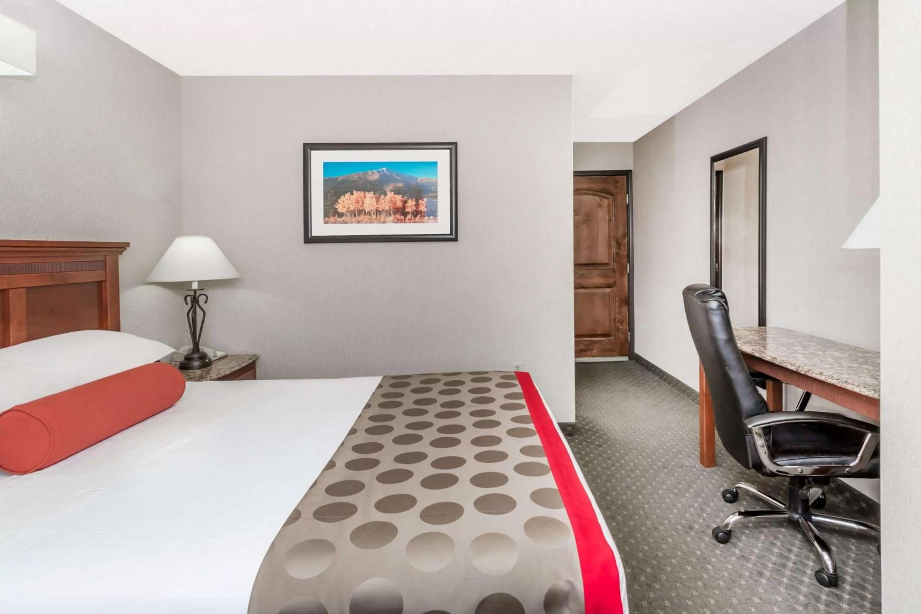 Photo of the whole room, Bed in Ramada by Wyndham Frisco