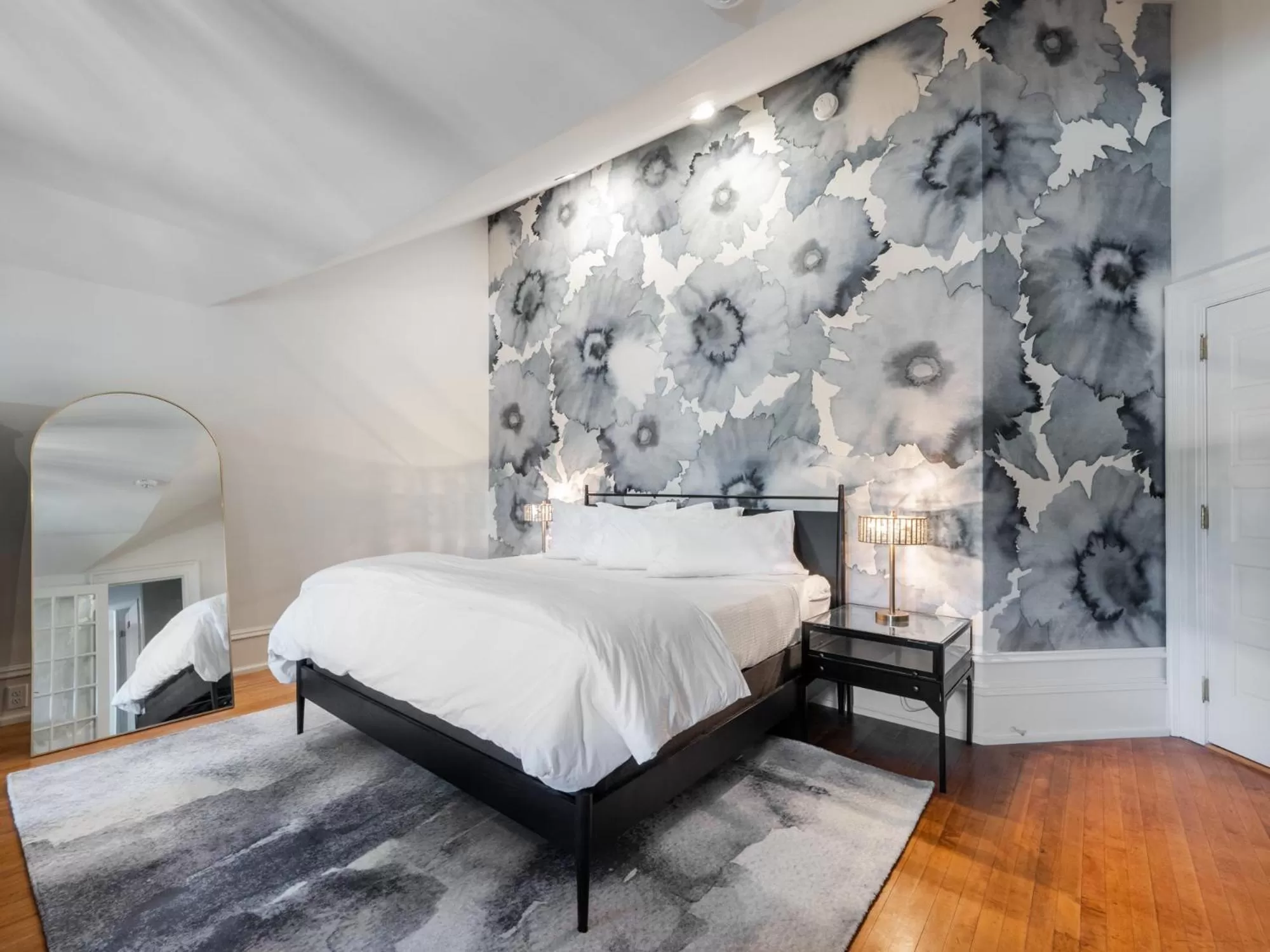 Bed in Graystone Inn