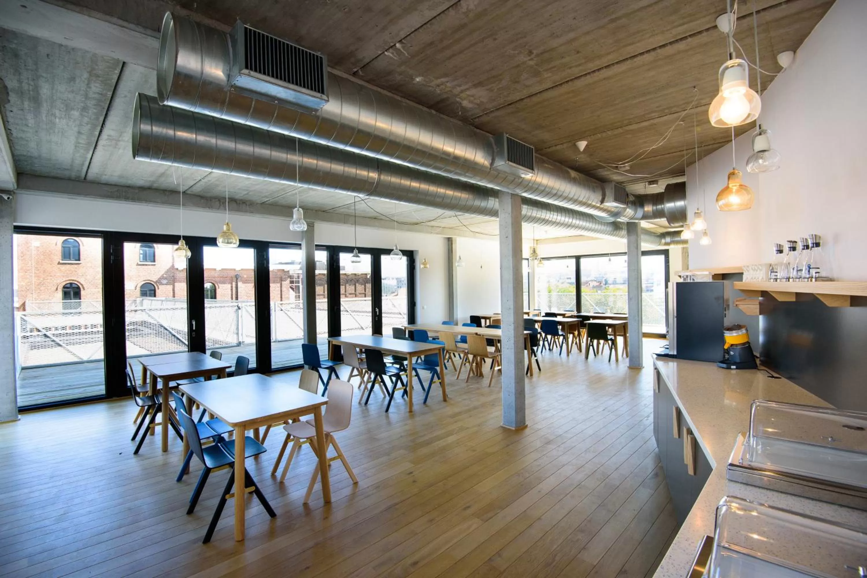 Restaurant/places to eat in Hôtel Belvue