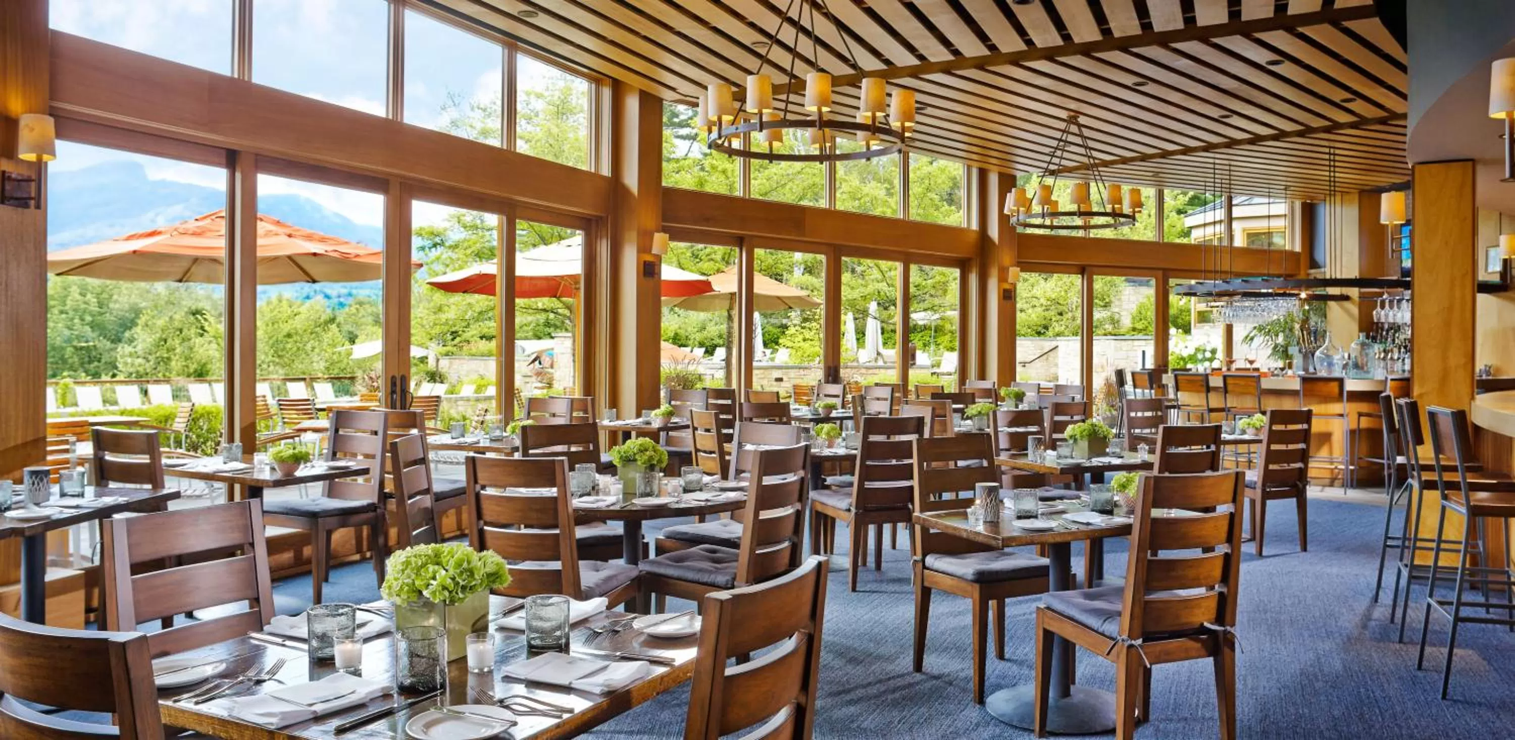 Restaurant/places to eat in Topnotch Resort