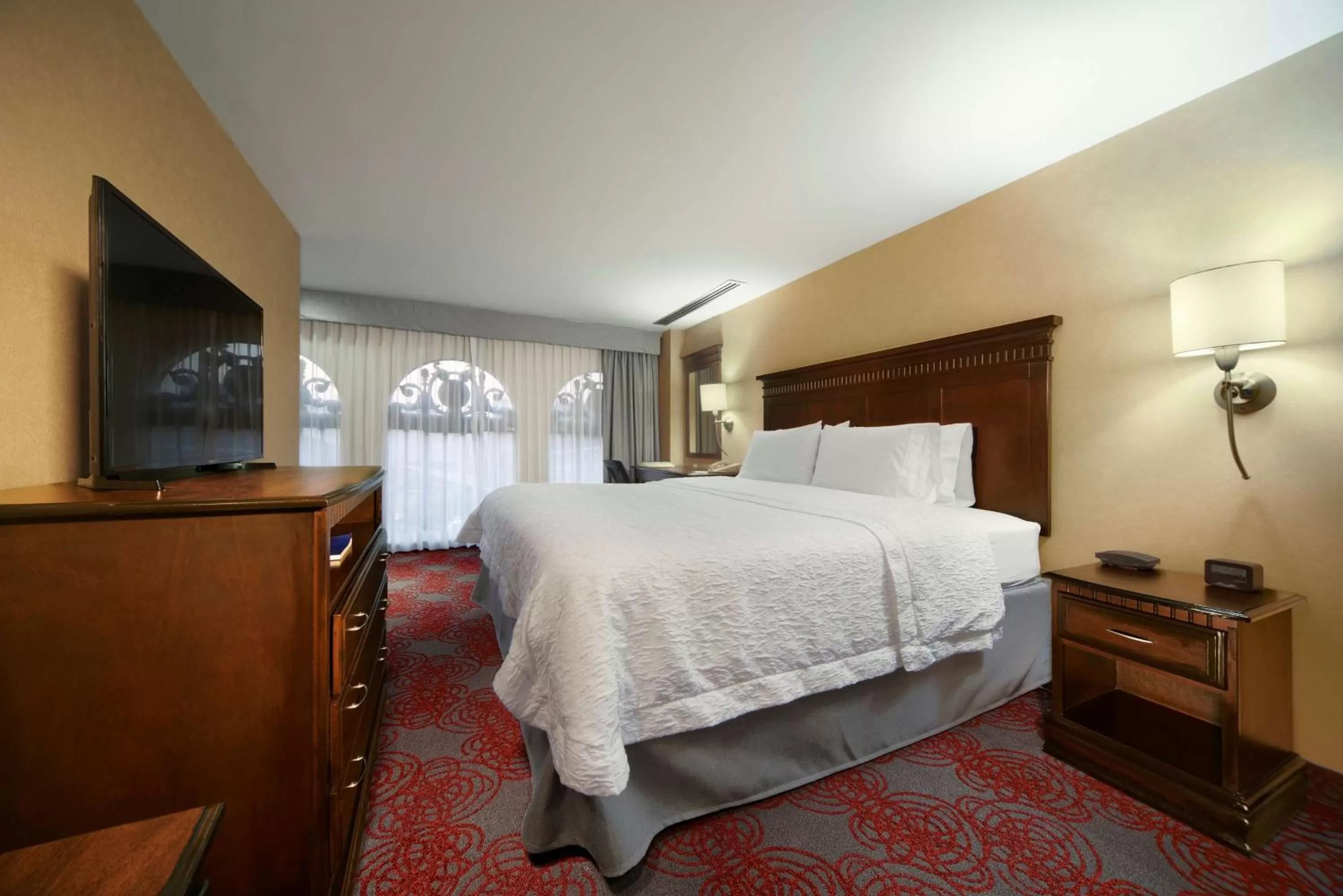 Bedroom, Bed in Hampton Inn & Suites Mexico City - Centro Historico