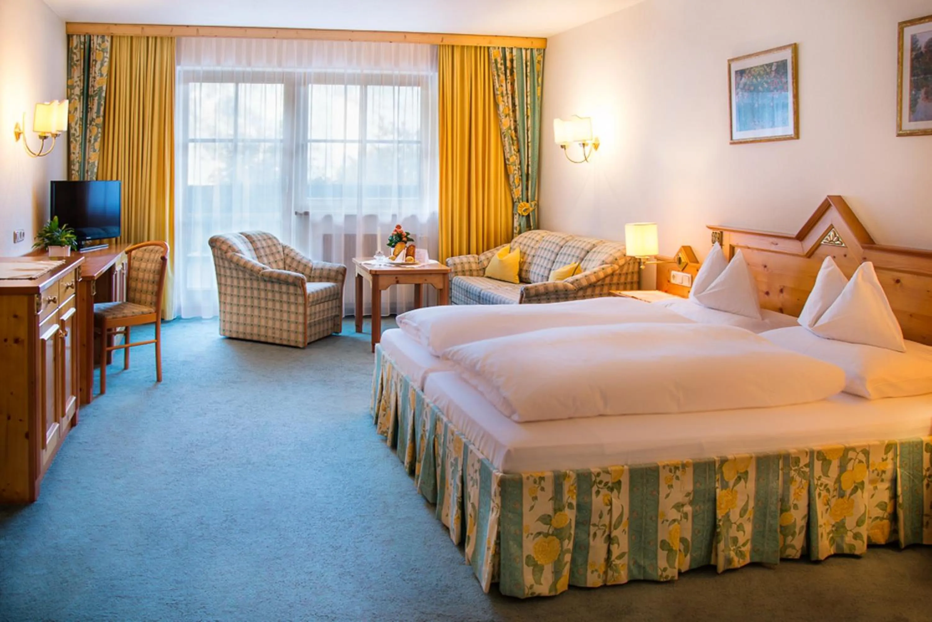 Photo of the whole room, Bed in Hotel Zum Stern