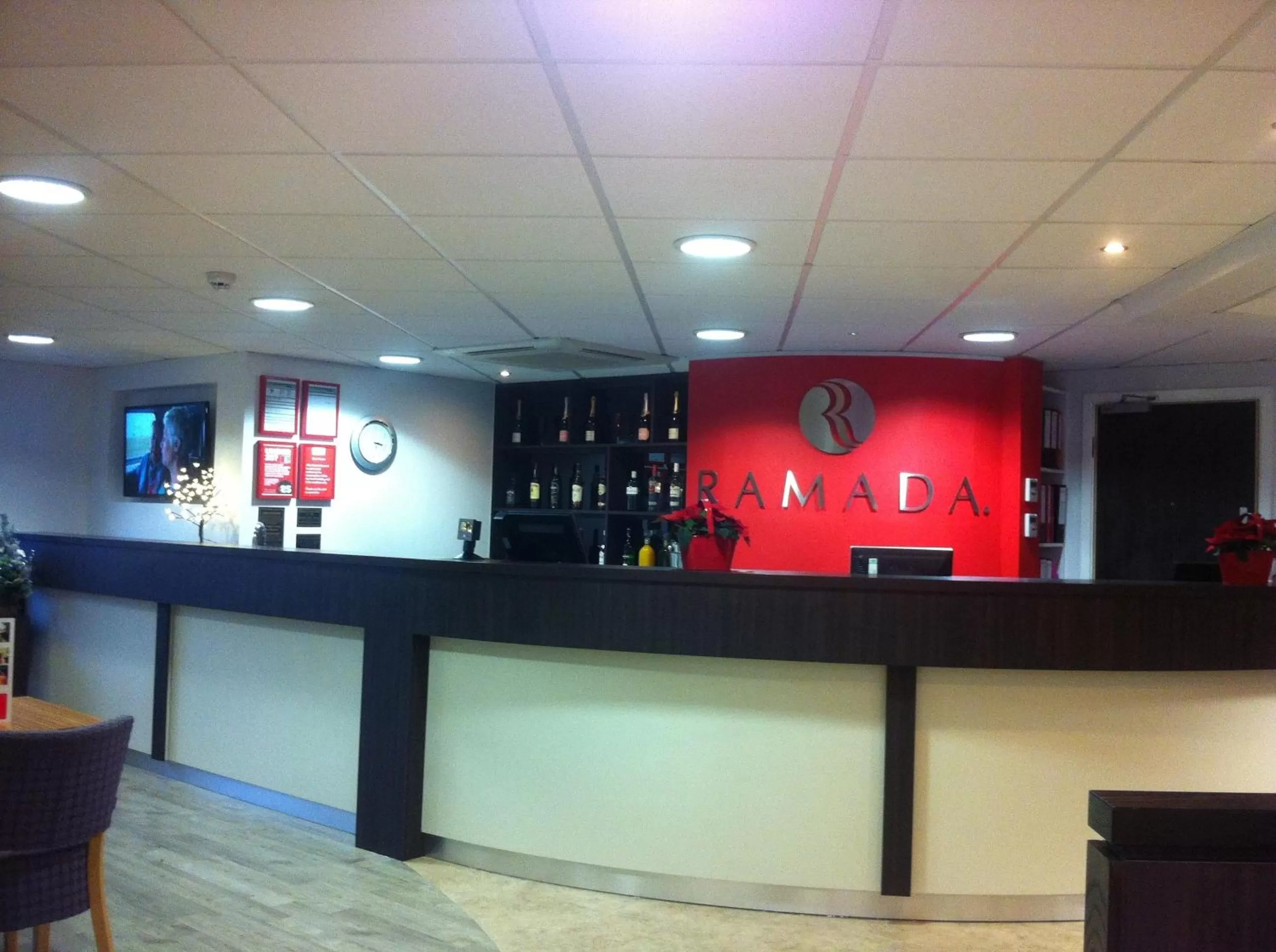 Lounge or bar in Ramada London Stansted Airport