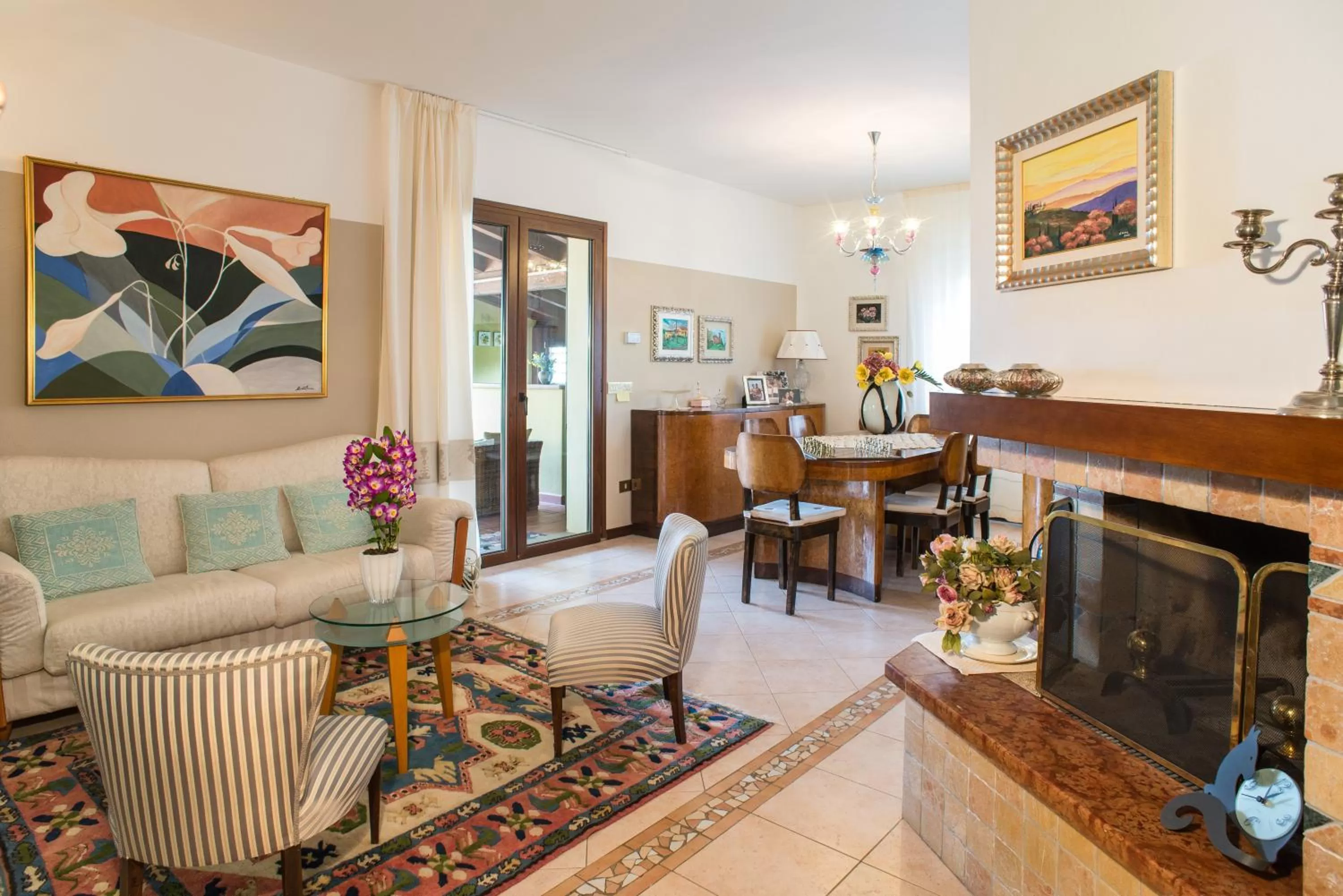 Communal lounge/ TV room in B&B La Valle