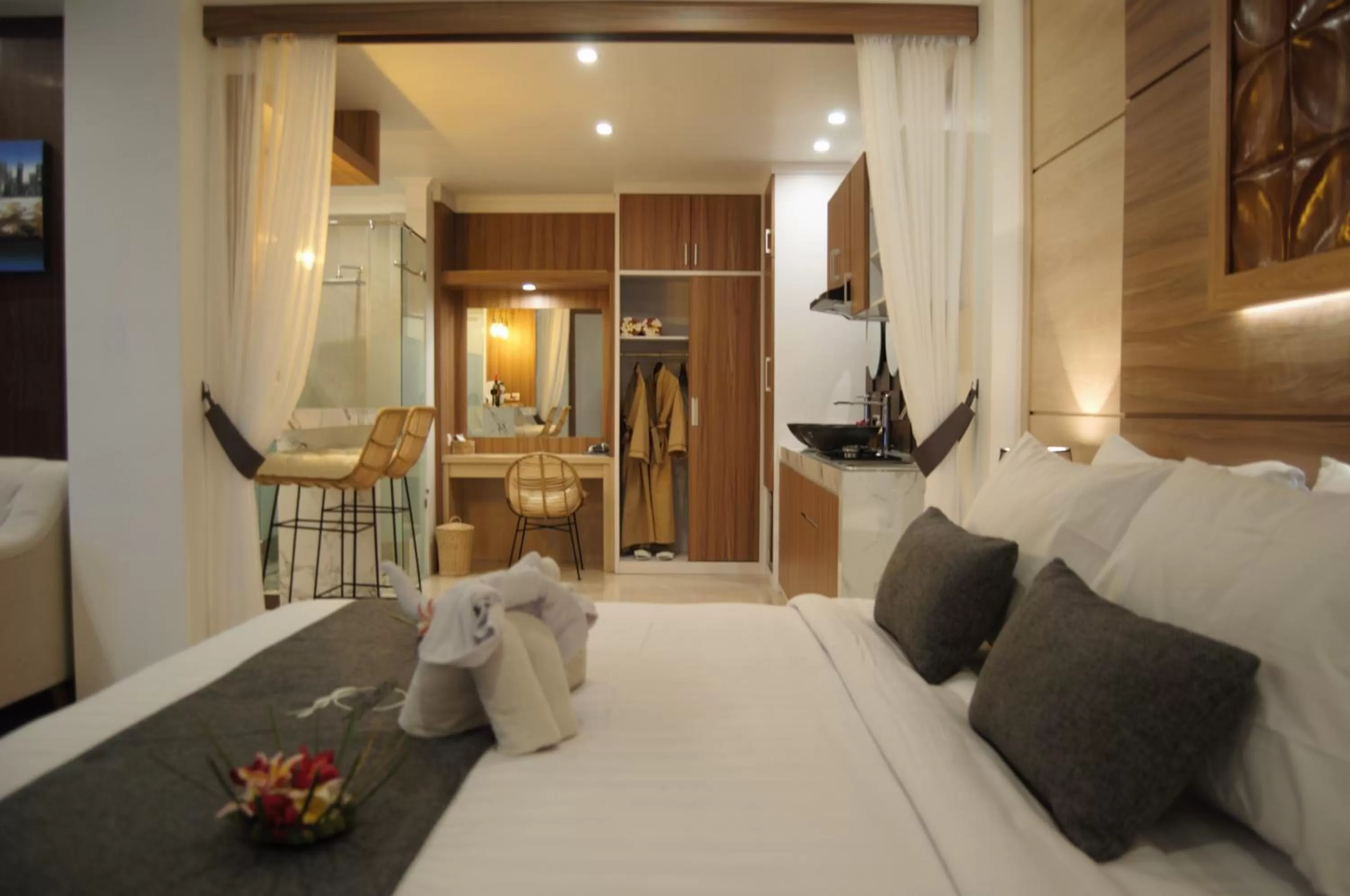 Photo of the whole room, Bed in SUITE OCEAN BLUE