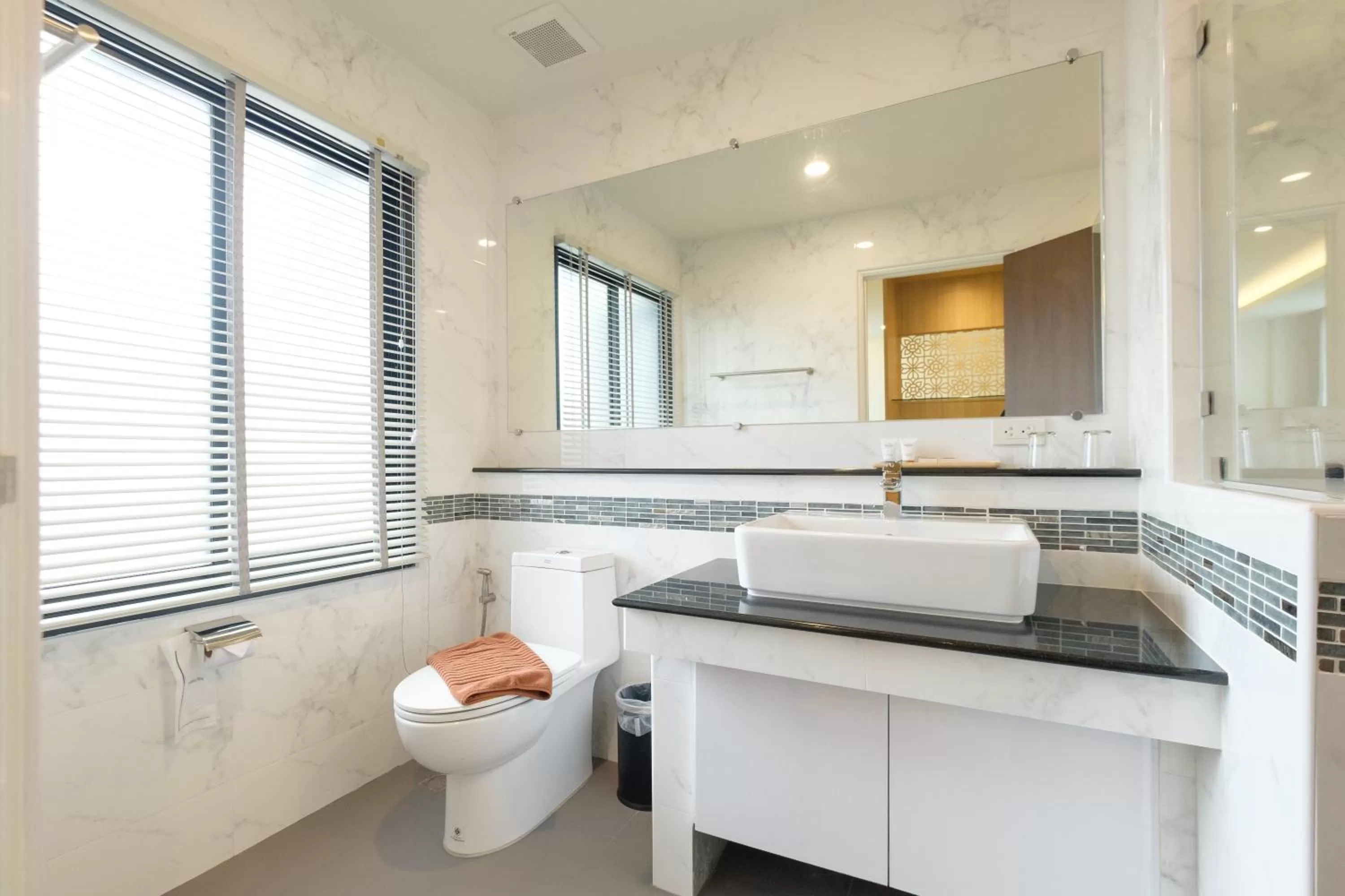 Bathroom in Monte Maesot hotel