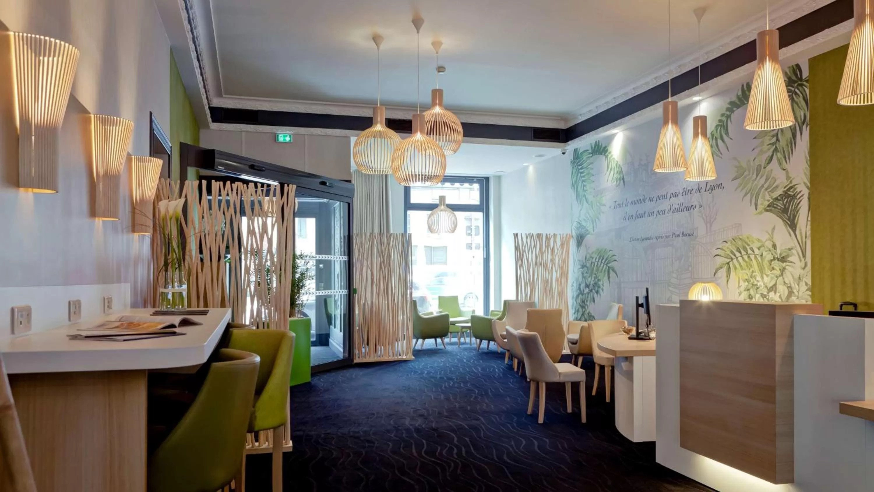 Lobby or reception in Best Western Crequi Lyon Part Dieu