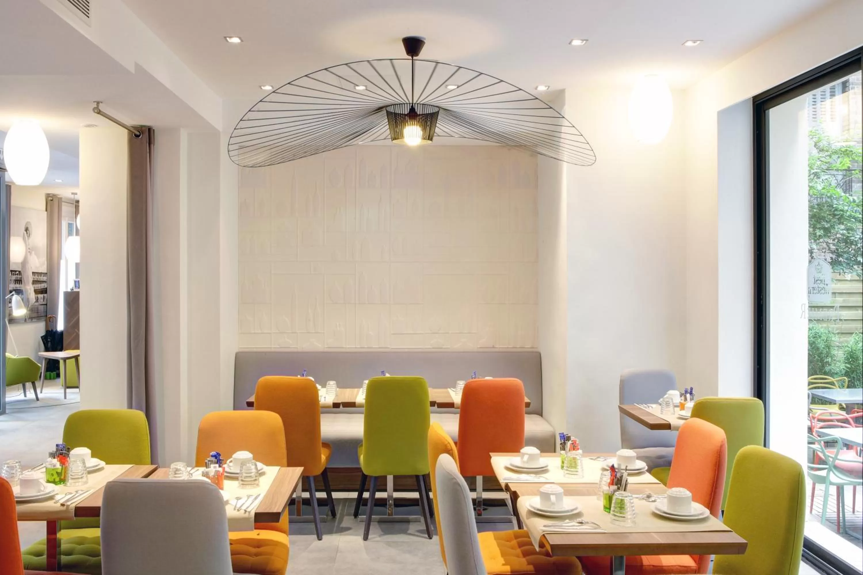 Restaurant/places to eat in Best Western Plus 61 Paris Nation Hotel