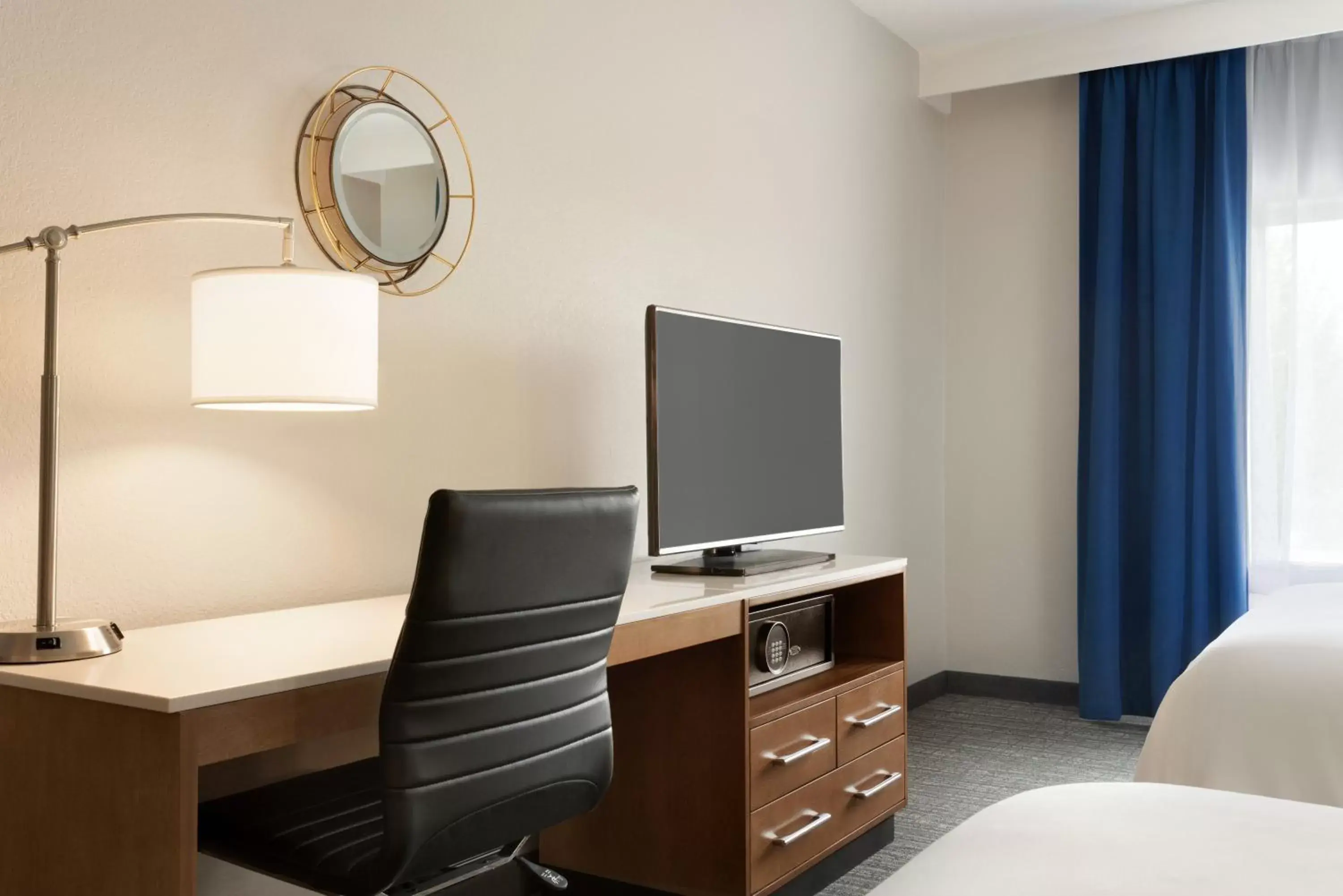 One-Bedroom King Suite - Non-Smoking in Radisson Hotel Ames Conference Center at ISU One-Bedroom King Suite - Non-Smoking in Radisson Hotel Ames Conference Center at ISU