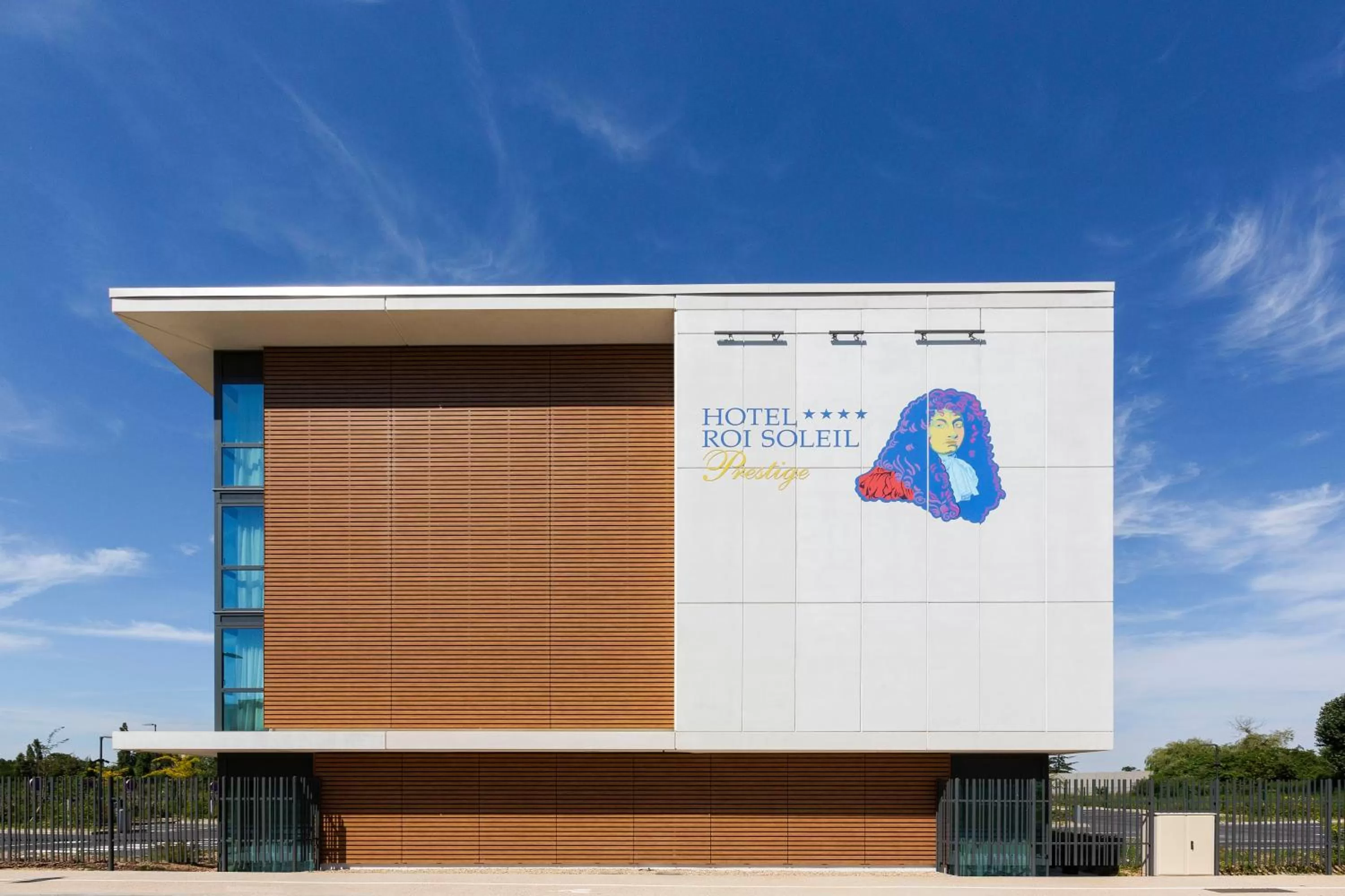 Facade/entrance in Hôtel Roi Soleil Prestige Plaisir - St Quentin