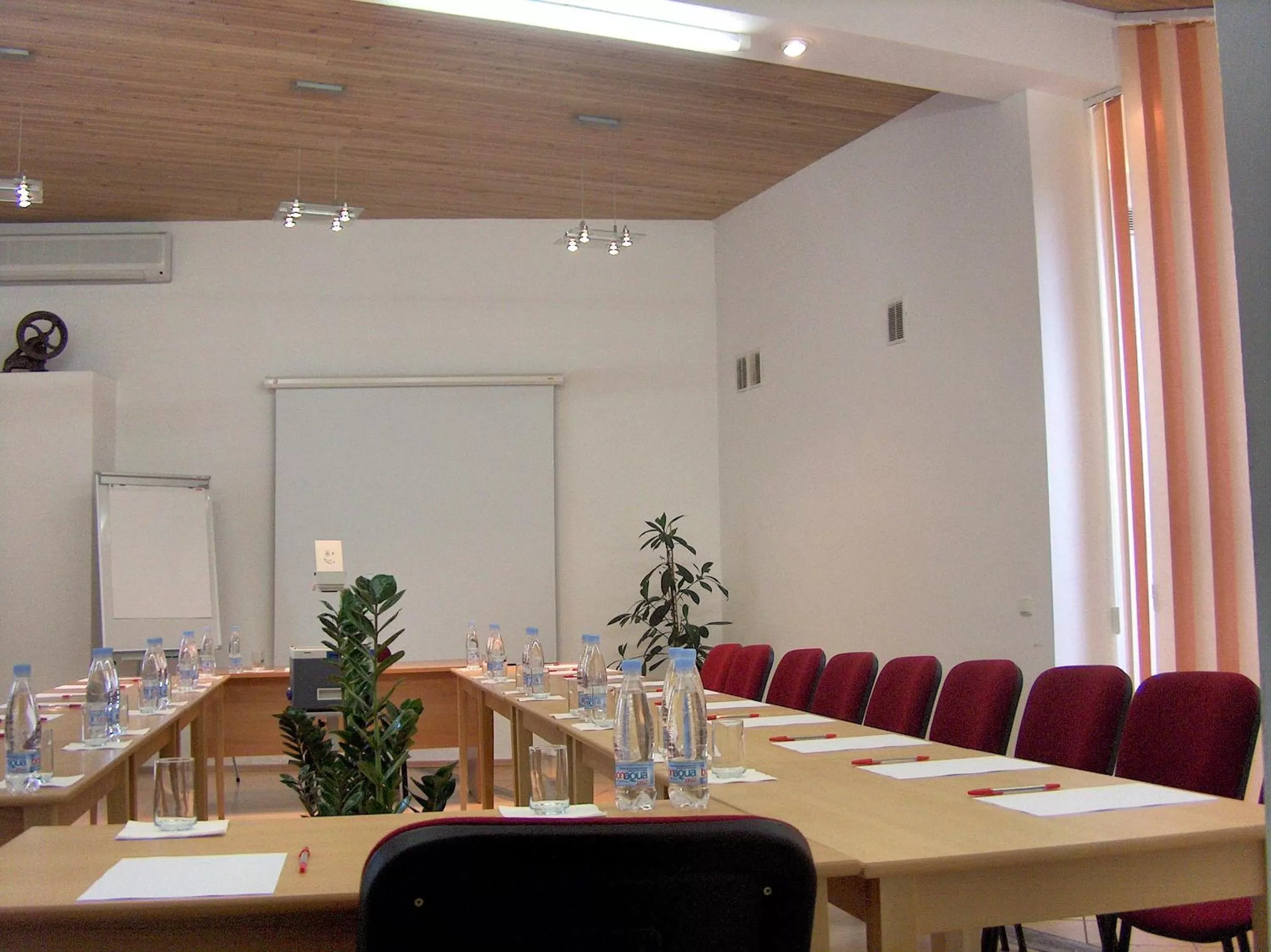 Business facilities in City Gate