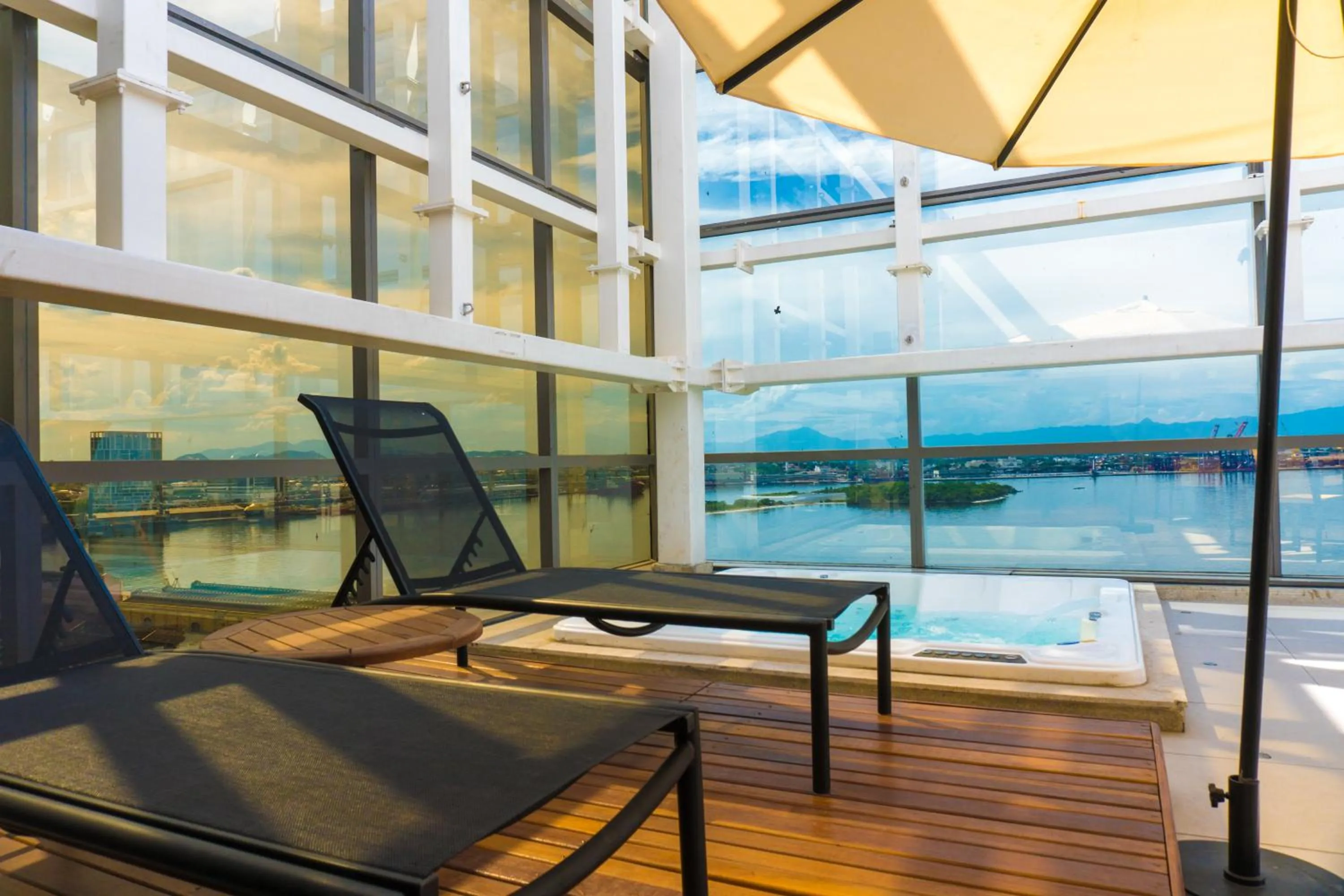 Swimming pool in Novotel RJ Porto Atlantico