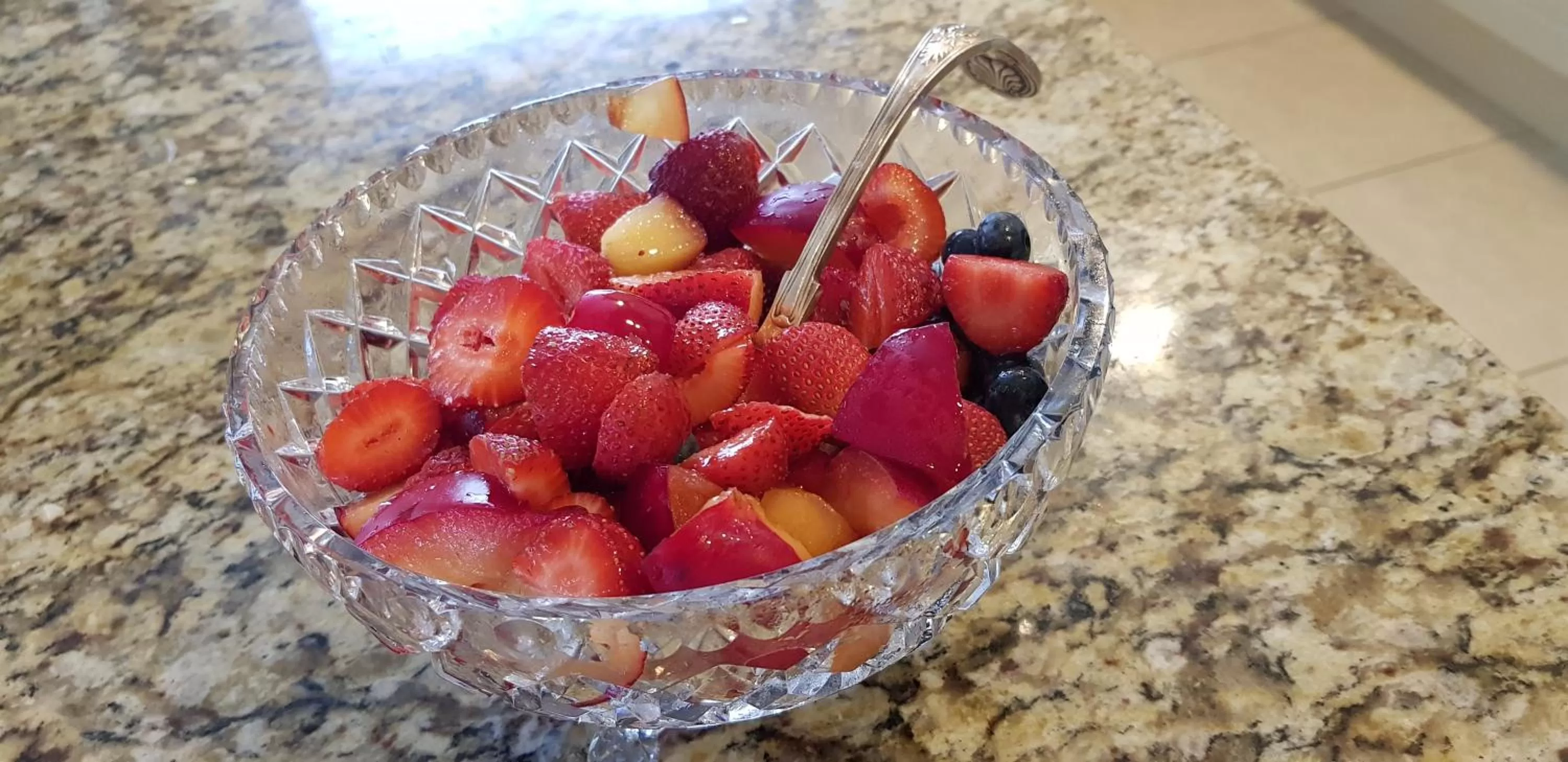 Continental breakfast in Liz on Lowry