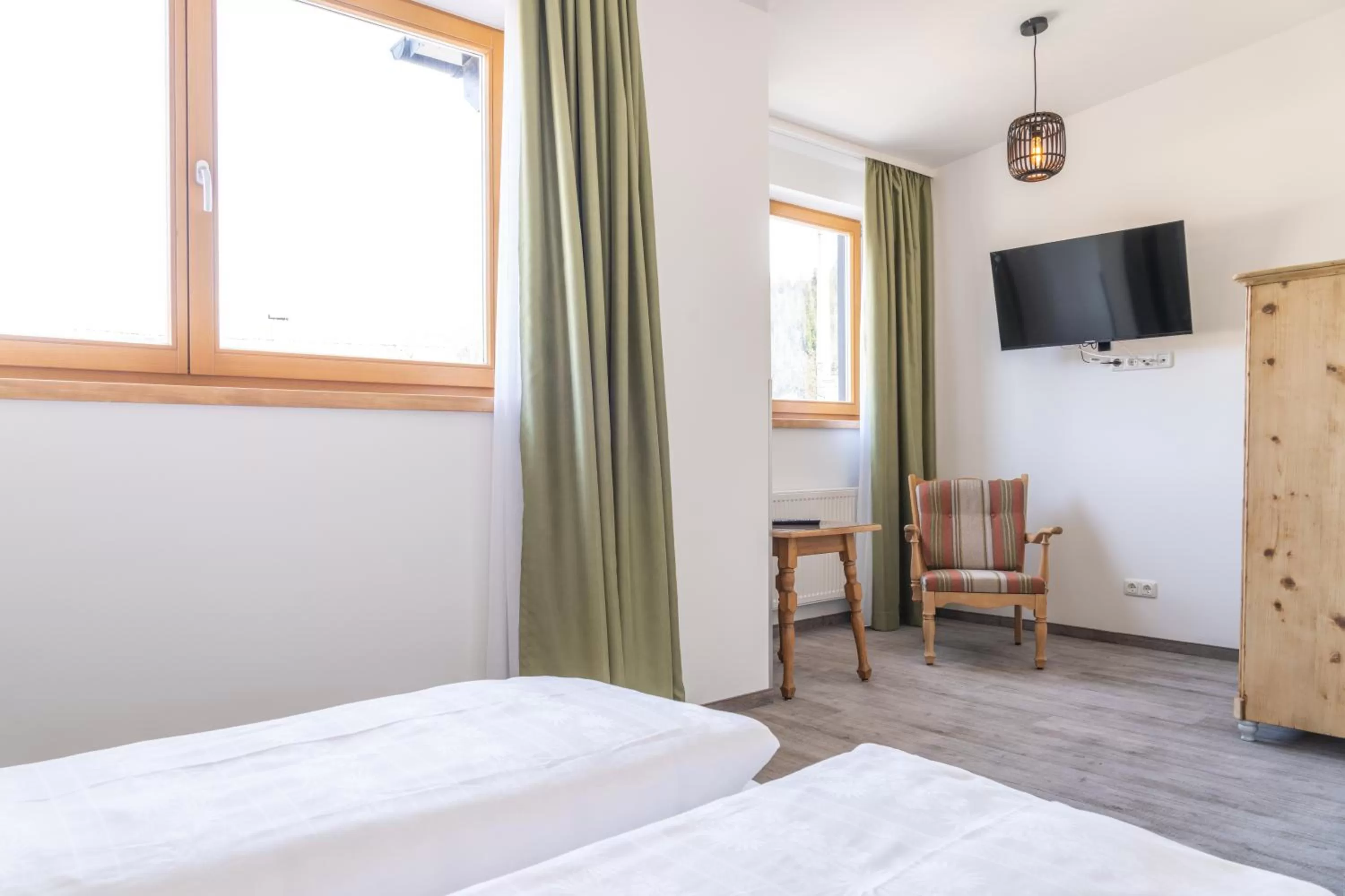 TV and multimedia, Bed in Hotel Jakob