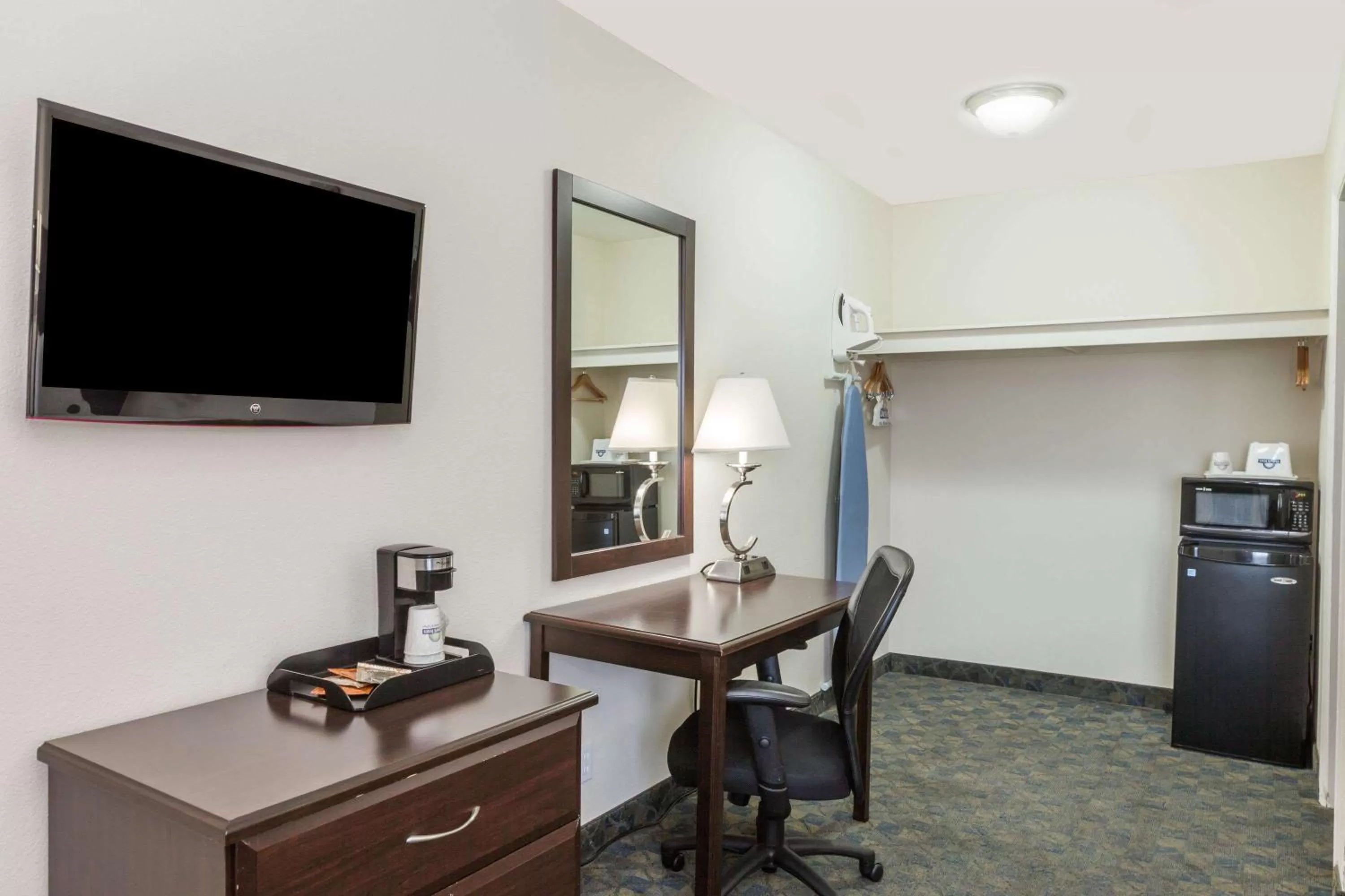 Photo of the whole room in Days Inn by Wyndham Santa Maria