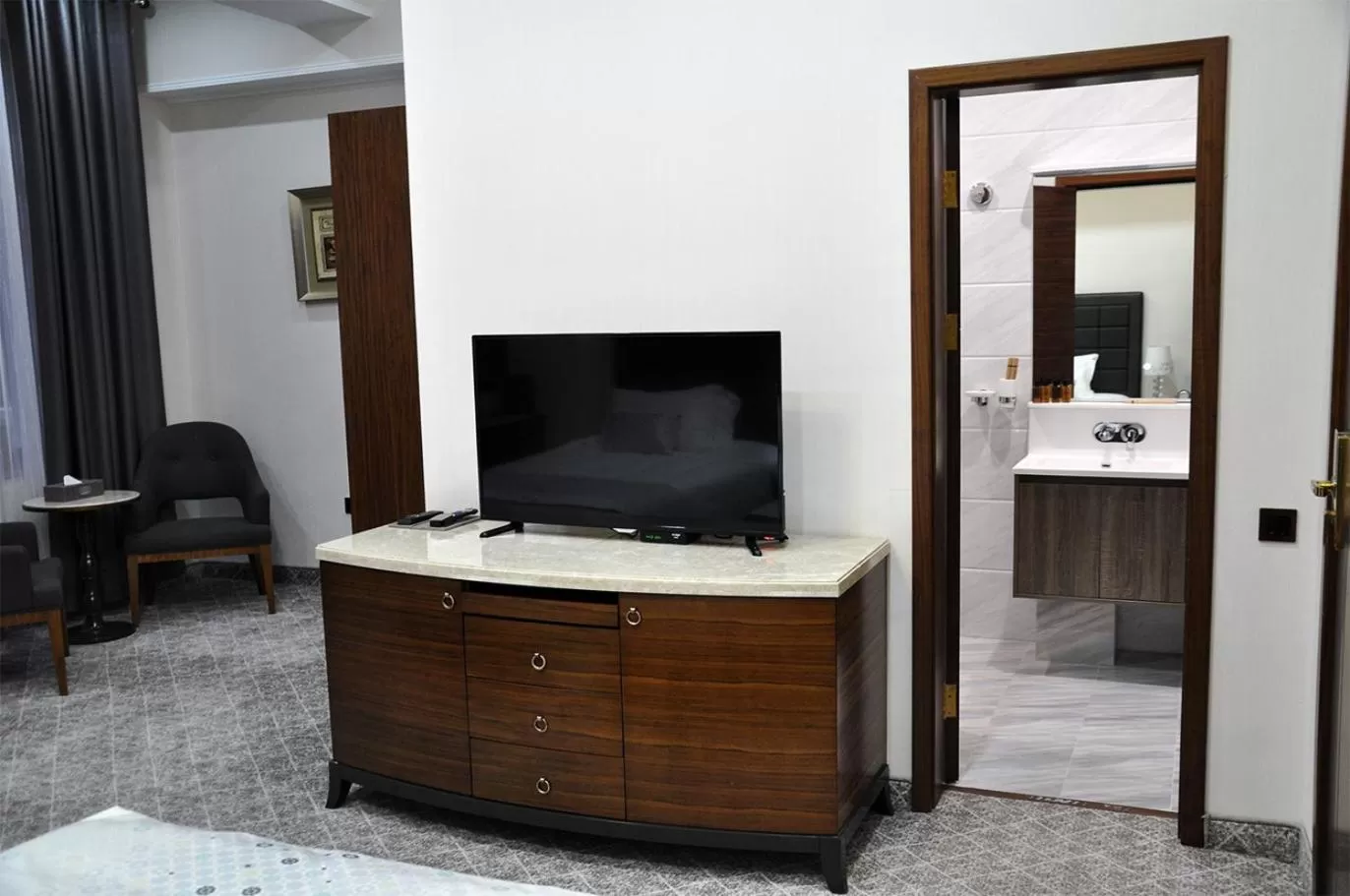 Parliament Palace Hotel