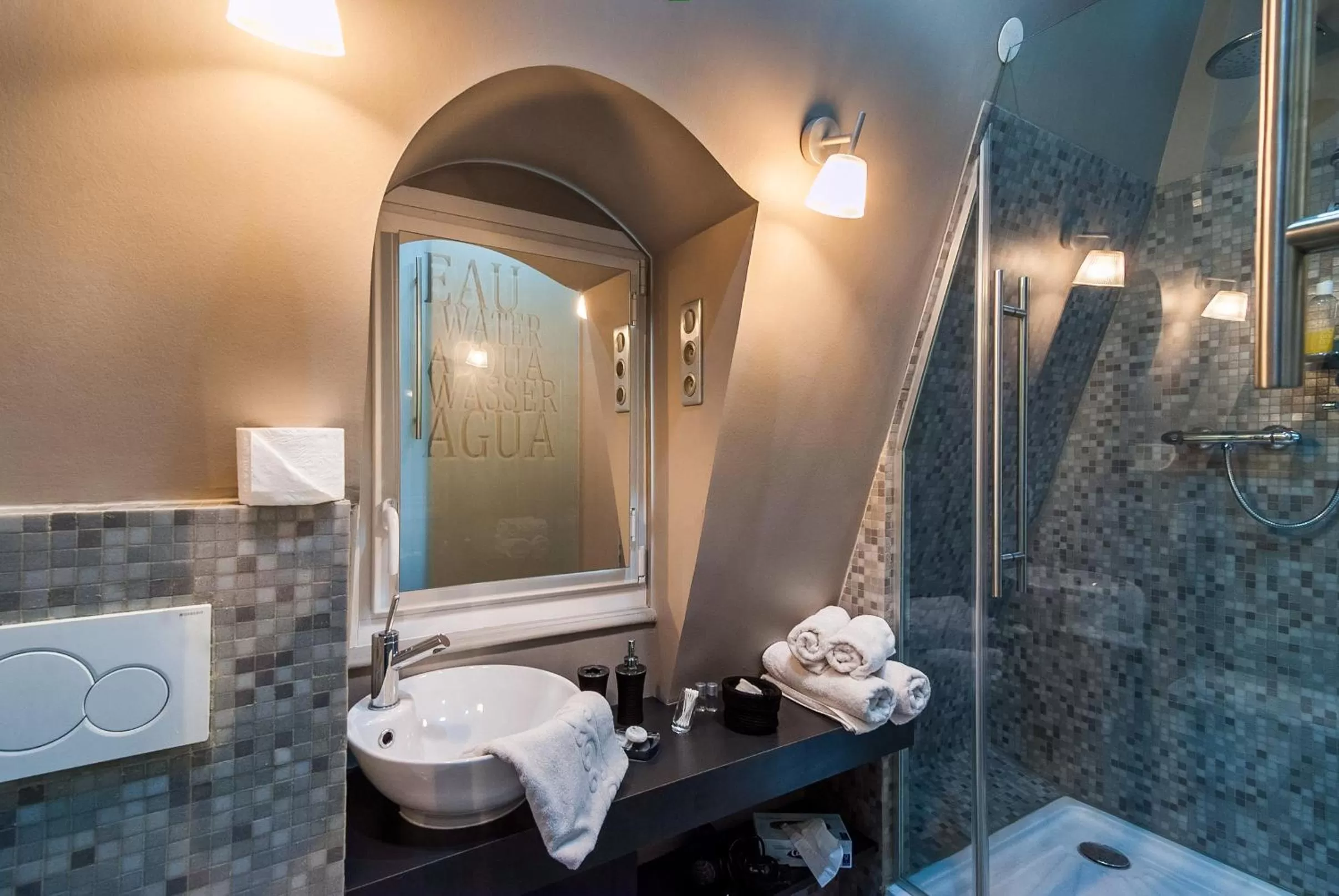 Bathroom in Peonia at Home - Maison d'hôtes d'exception