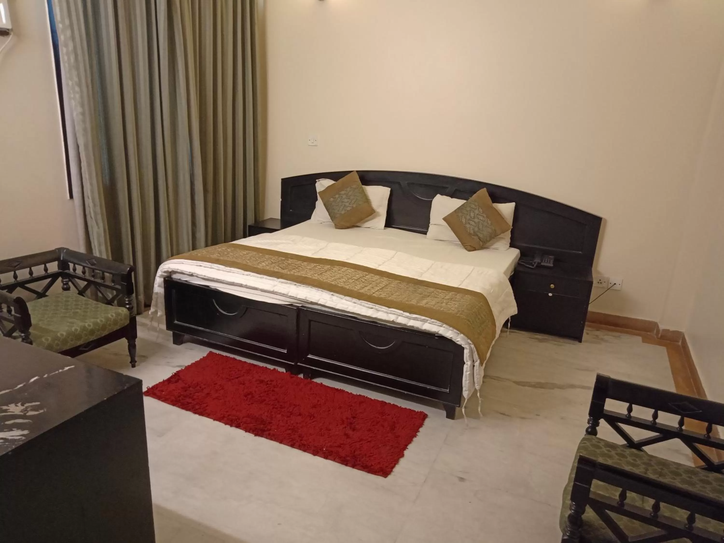 Bedroom, Bed in Hotel City Centre Inn - Nizamuddin Railway Station