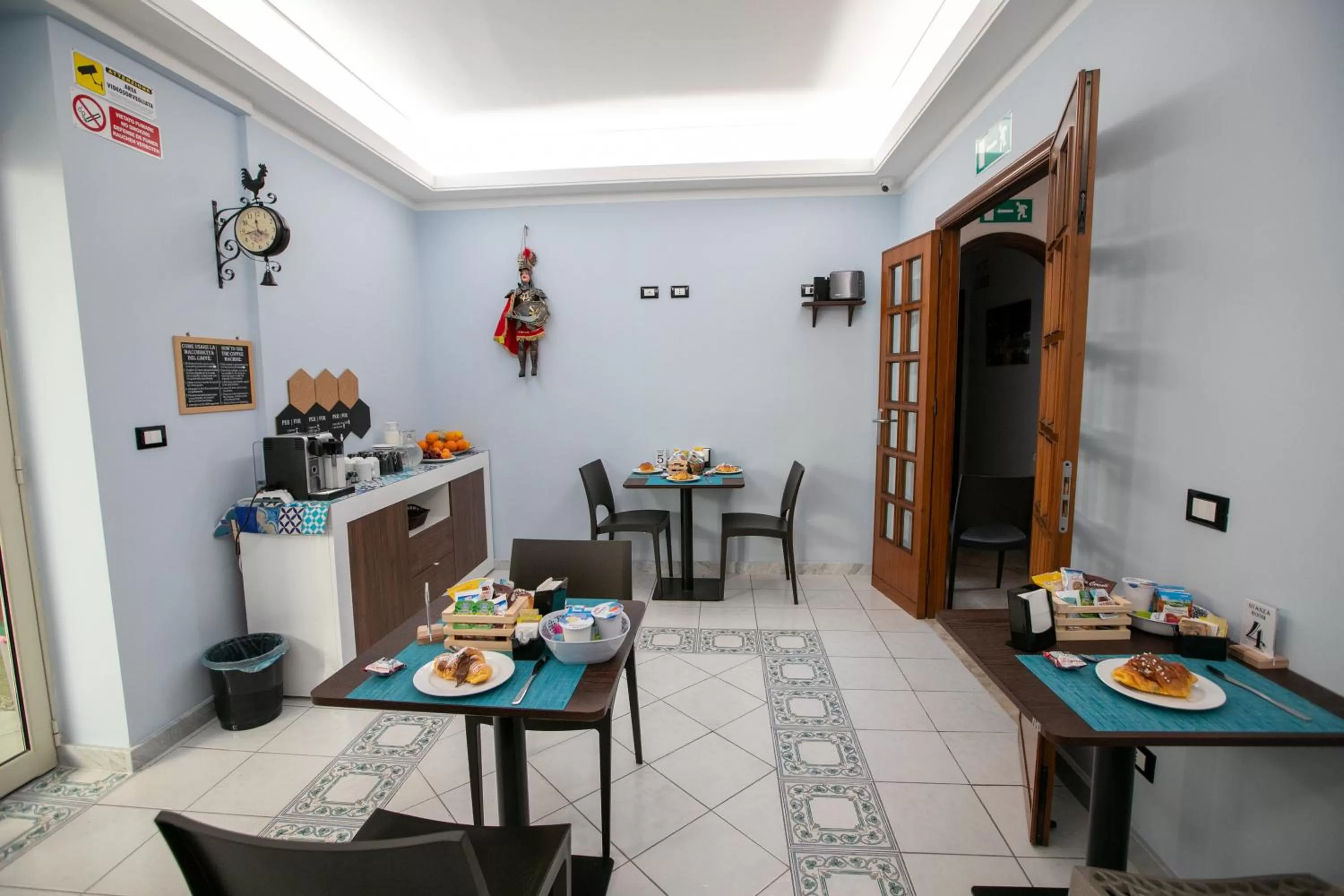 Coffee/tea facilities, Restaurant/Places to Eat in B&B Azul