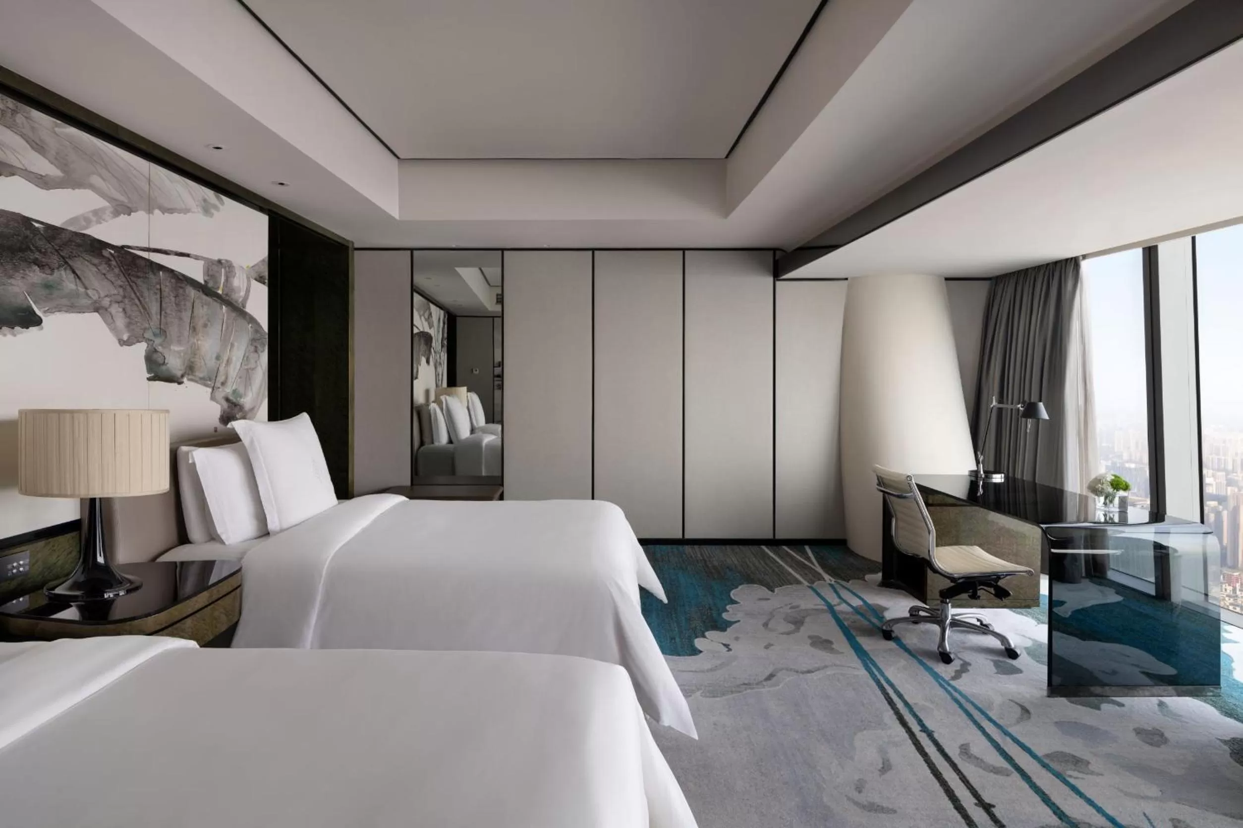 TV and multimedia, Bed in Four Seasons Hotel Guangzhou