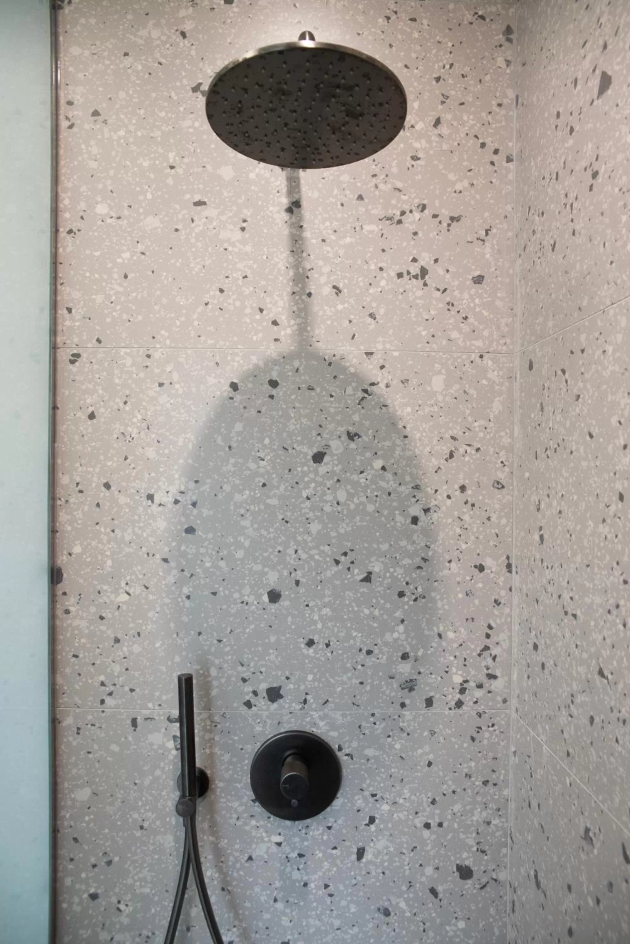 Shower in Lisetta Gardens Boutique & Suites