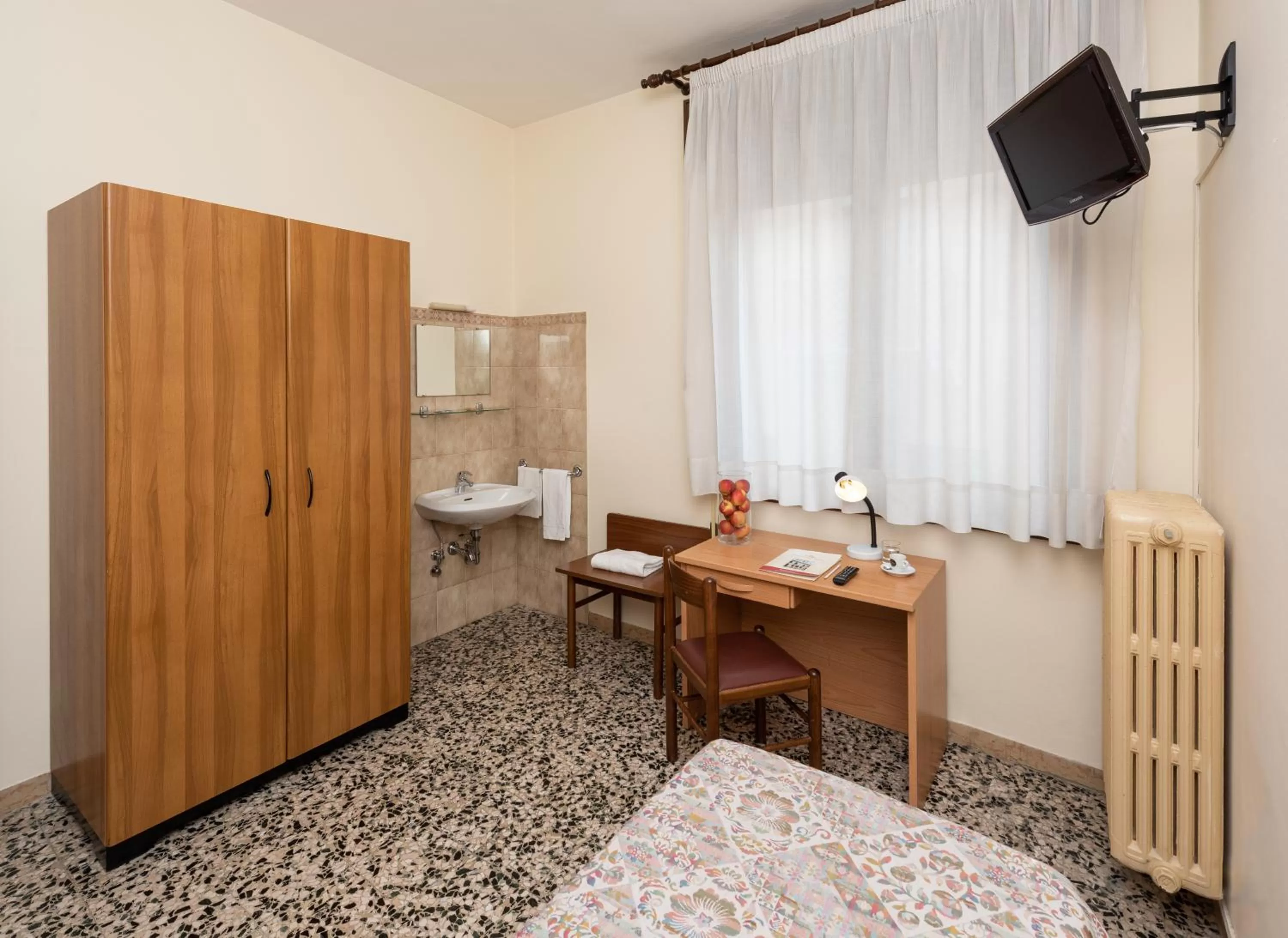 Standard Single Room with Shared Bathroom in Hotel Casa Del Pellegrino