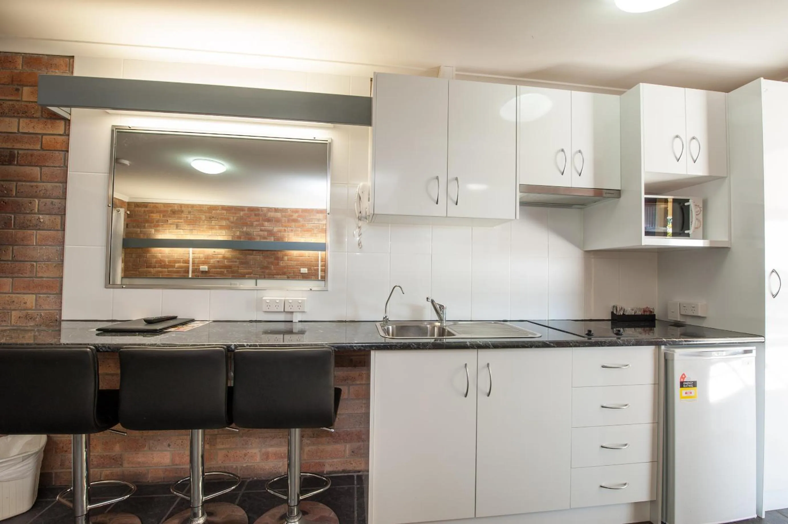 Coffee/tea facilities in Allan Cunningham Motel