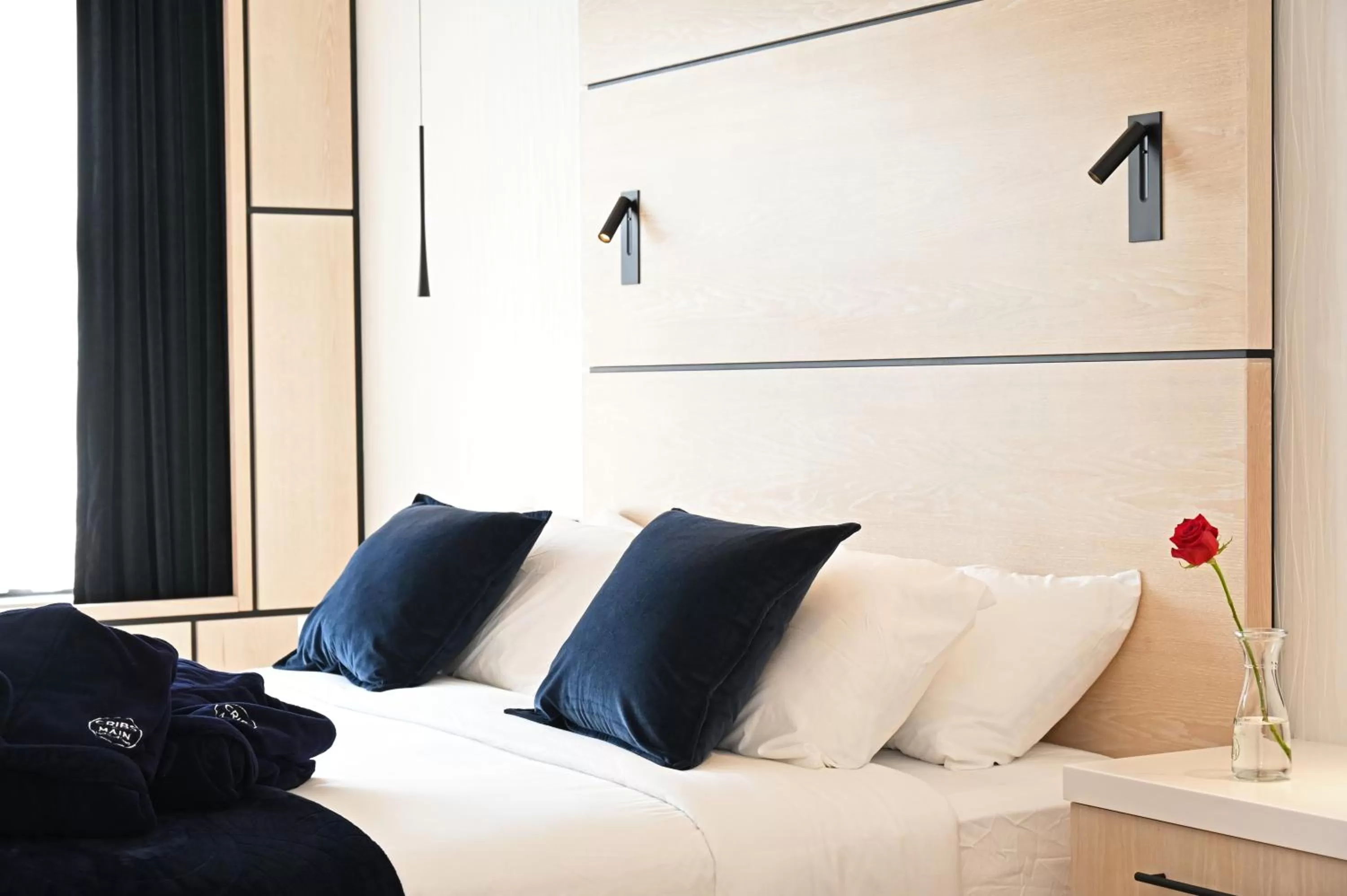 Bed in Cribs on Main