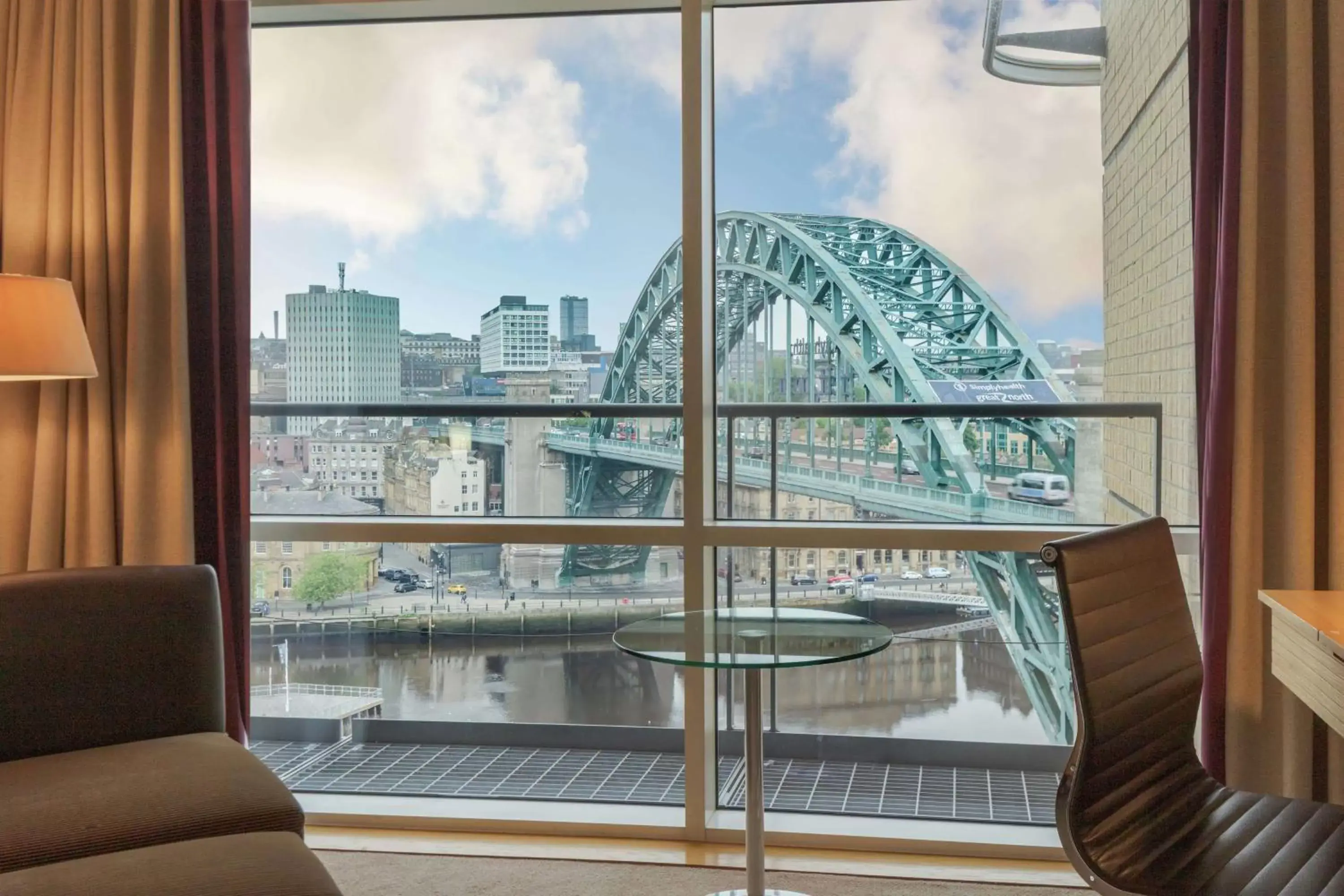Queen Deluxe Room with River Tyne View in Hilton Newcastle Gateshead Queen Deluxe Room with River Tyne View in Hilton Newcastle Gateshead