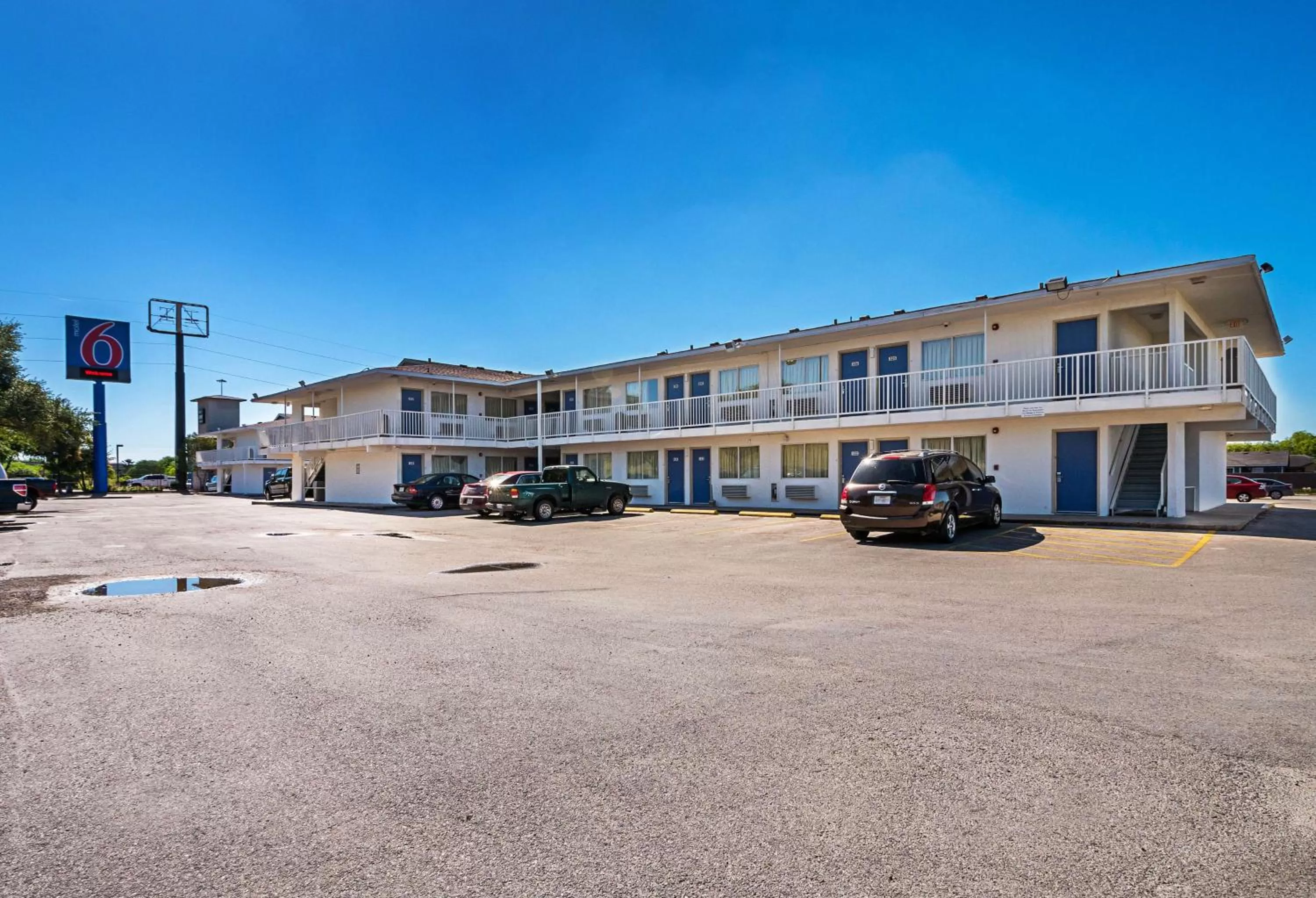 Property building in Motel 6-Corpus Christi, TX - Northwest