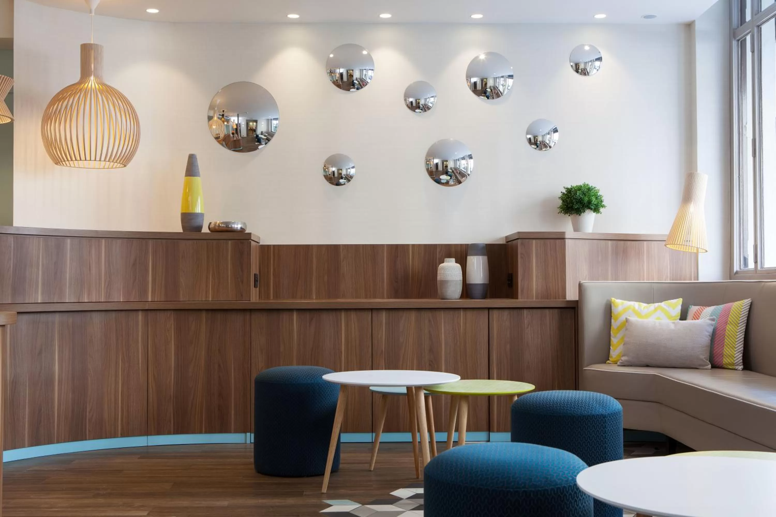 Lounge or bar in Hotel des Nations Saint Germain